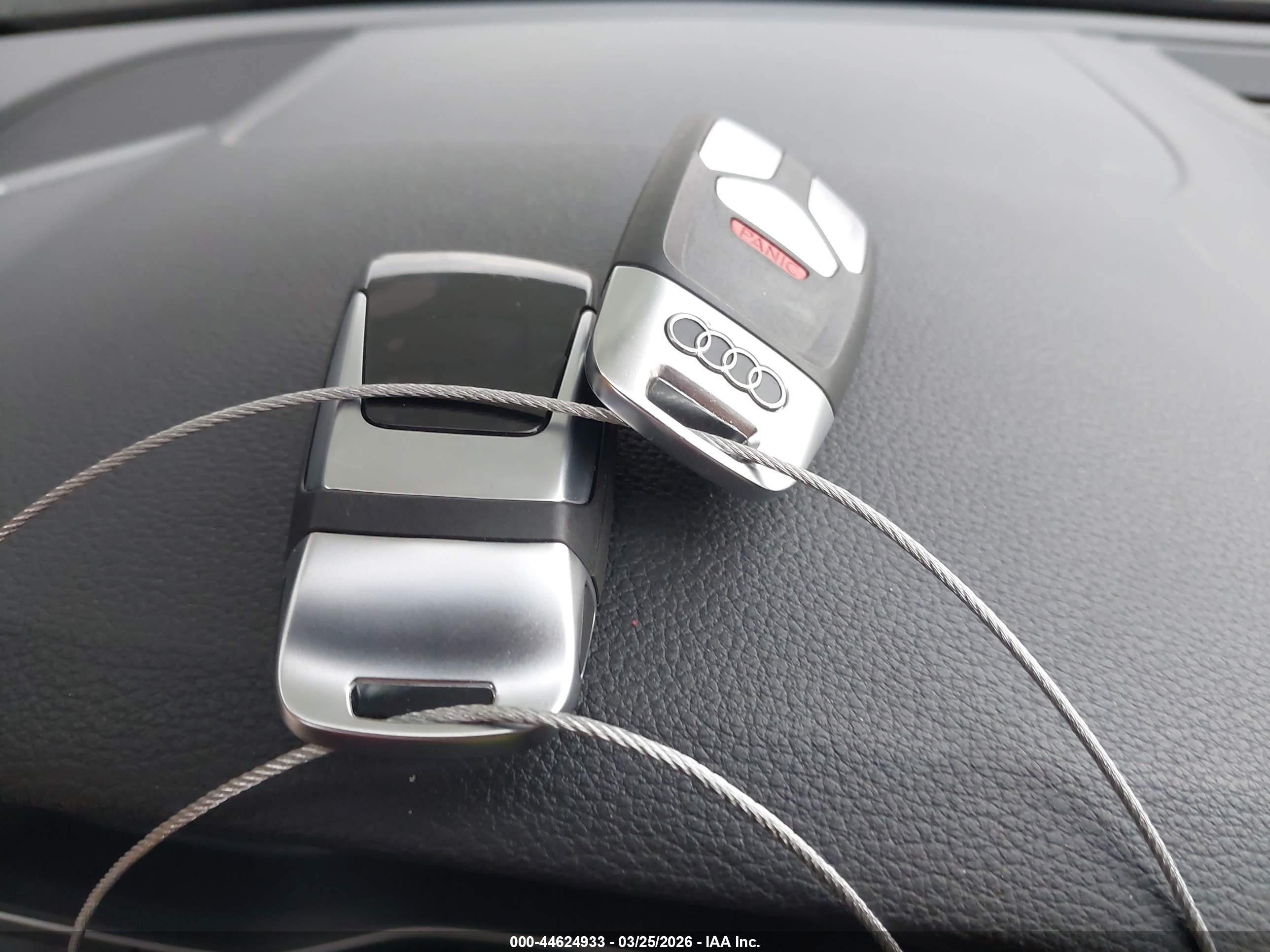 AUDI A4 image 11