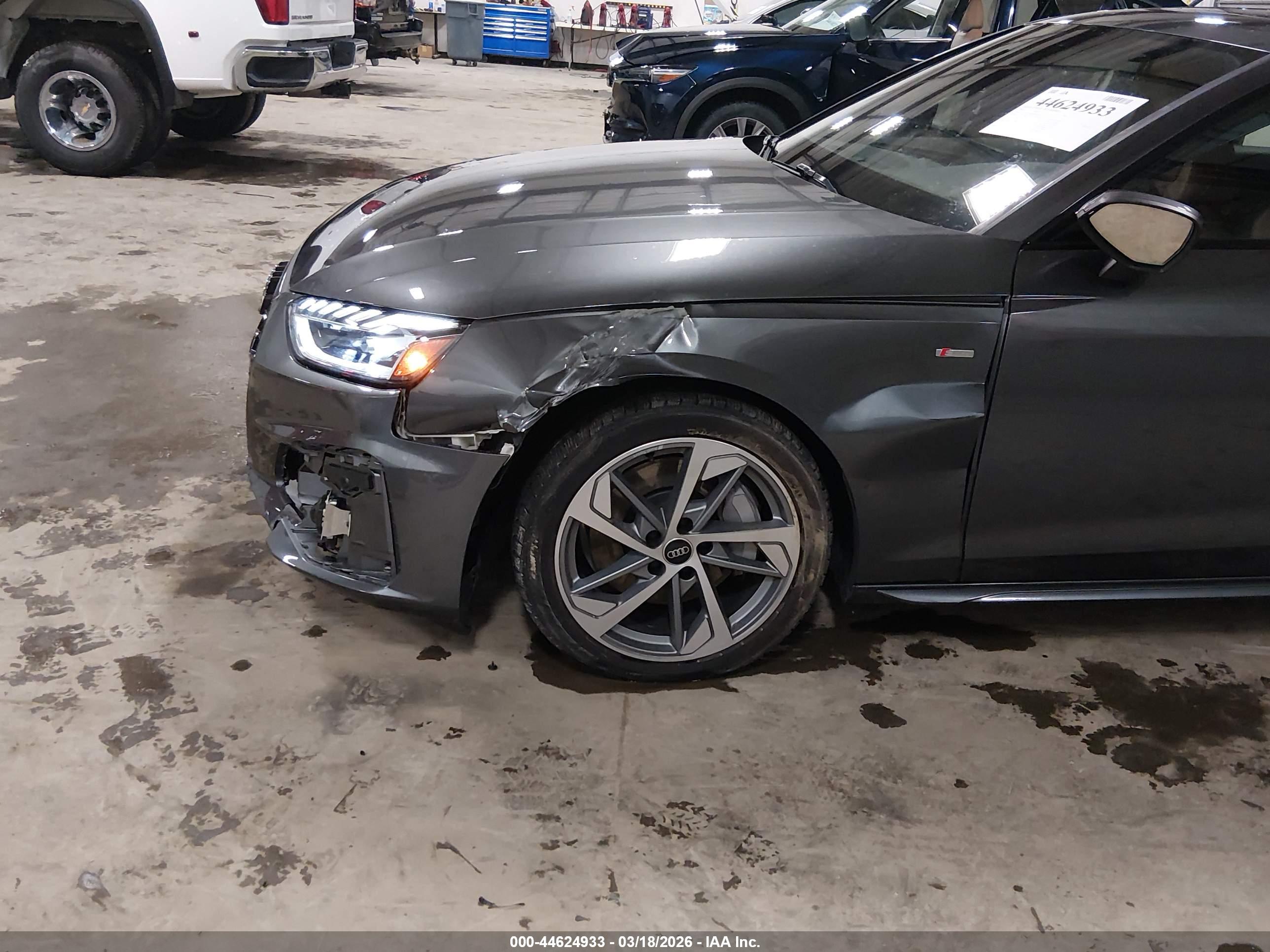 AUDI A4 image 6