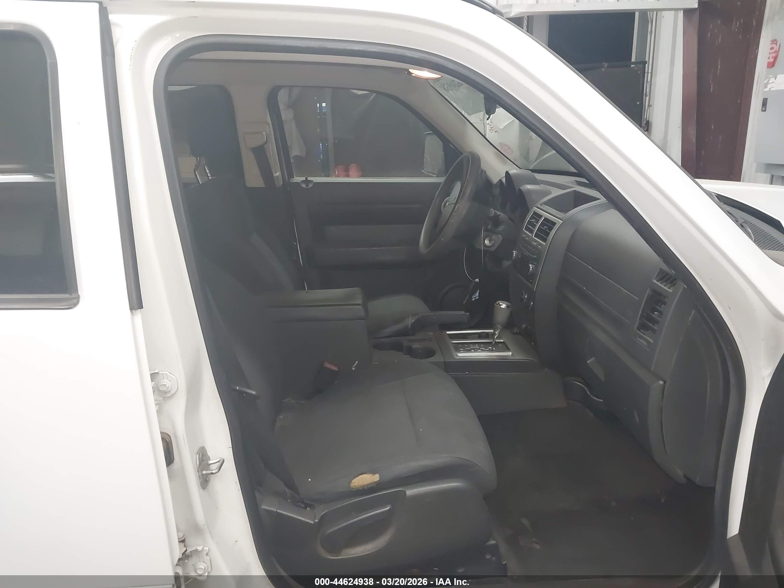 DODGE NITRO image 5