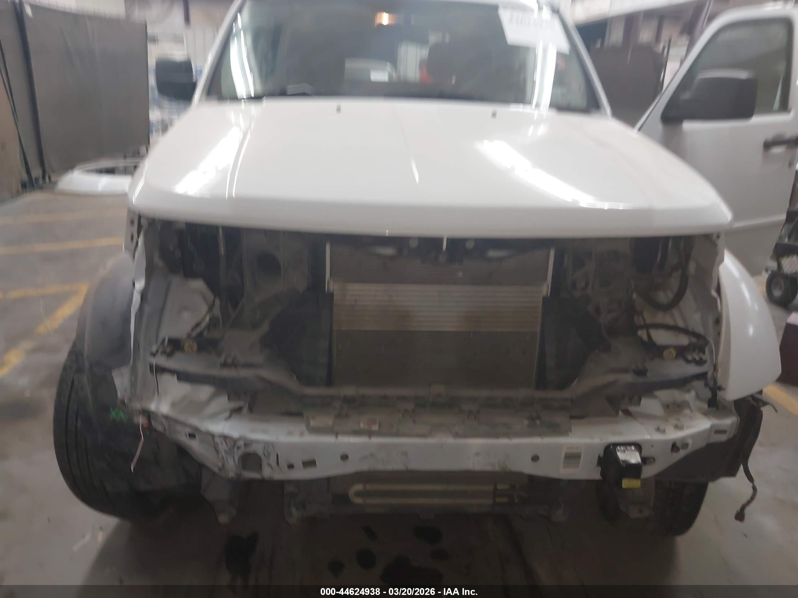DODGE NITRO image 6