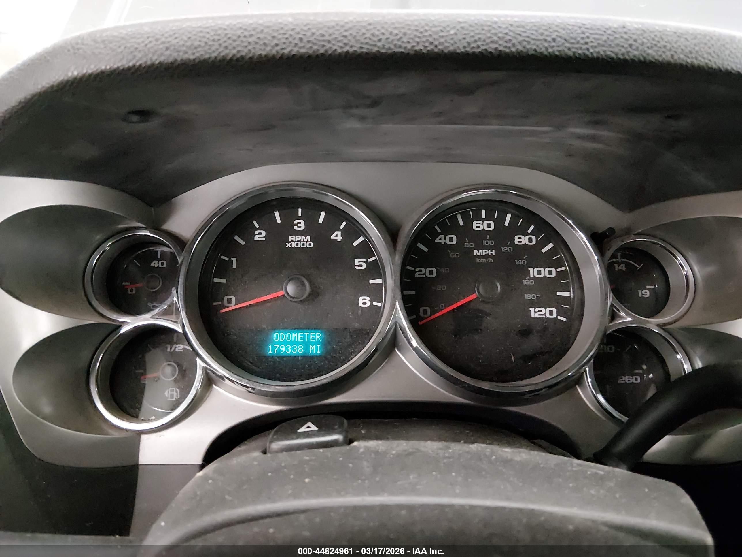 CHEVROLET SILVERADO image 7