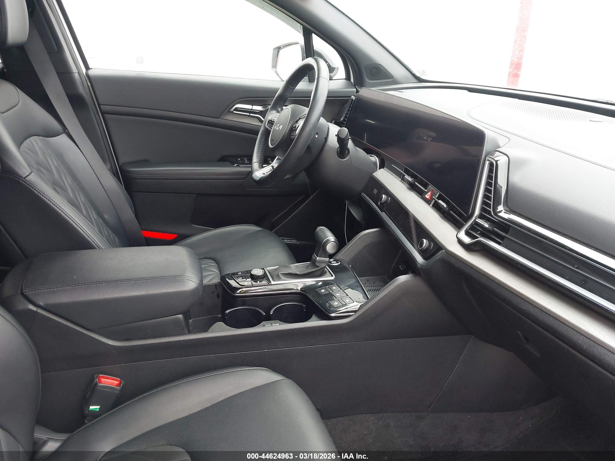 KIA SPORTAGE image 5