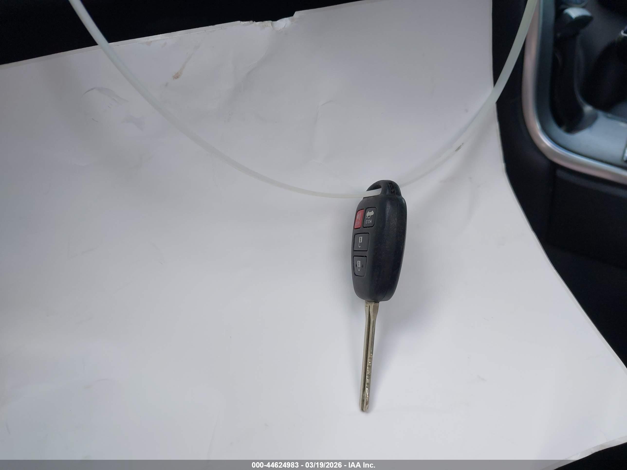 TOYOTA CAMRY image 11