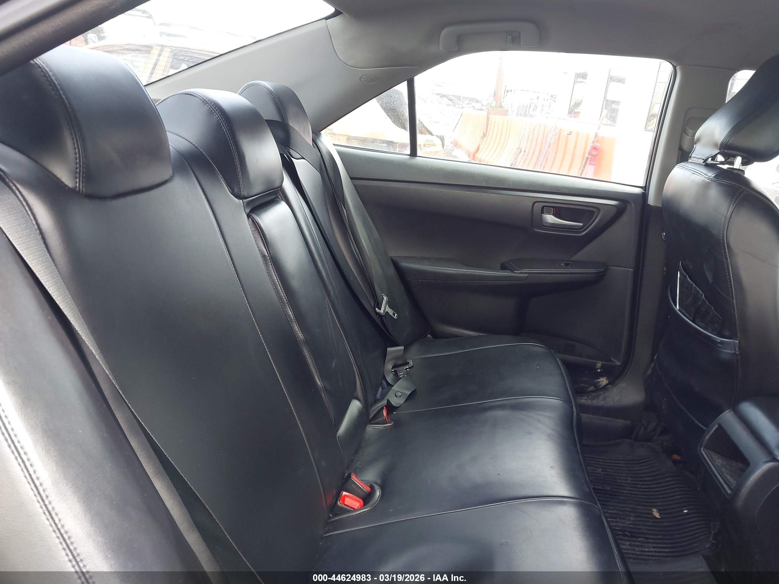 TOYOTA CAMRY image 8