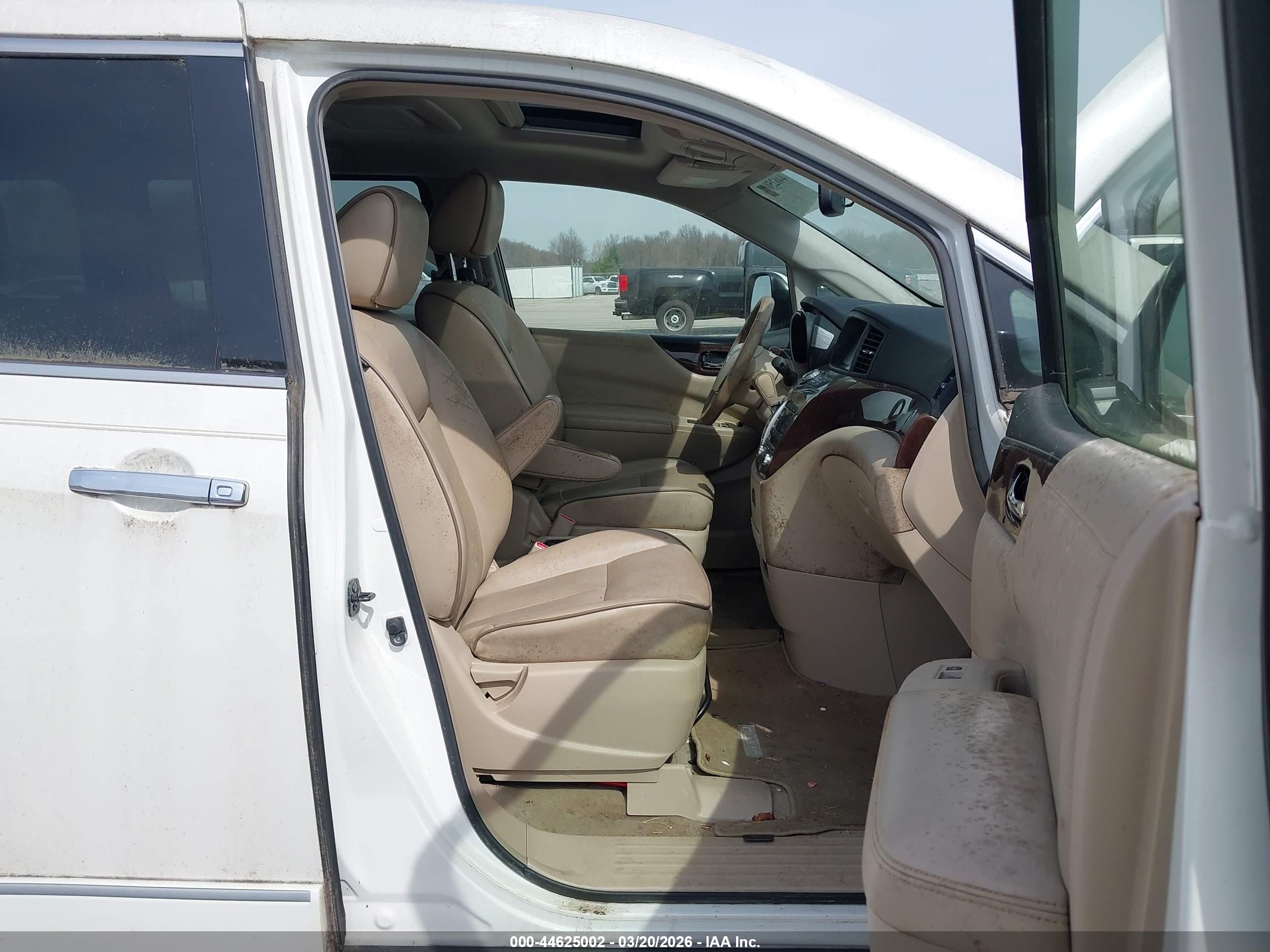 NISSAN QUEST image 5
