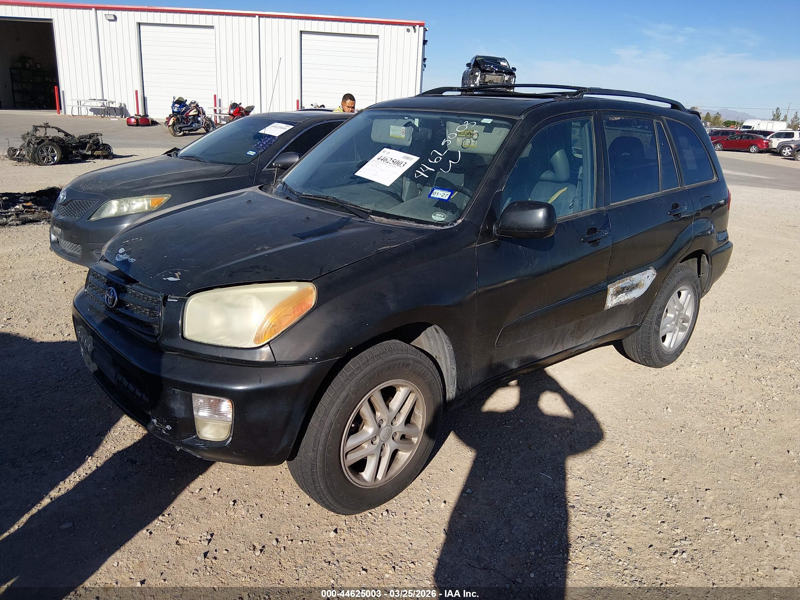 TOYOTA RAV4 image 2