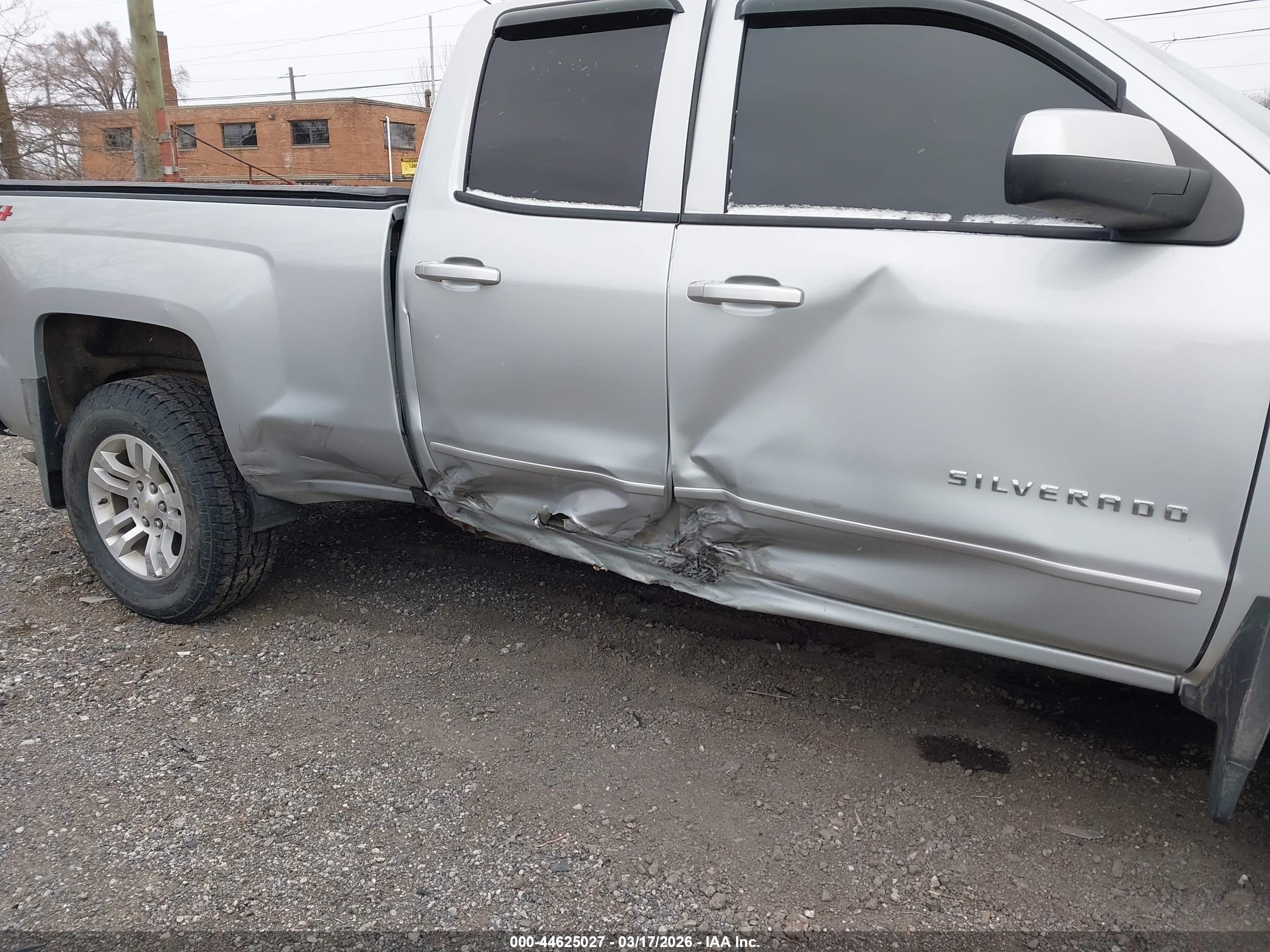 CHEVROLET SILVERADO image 6