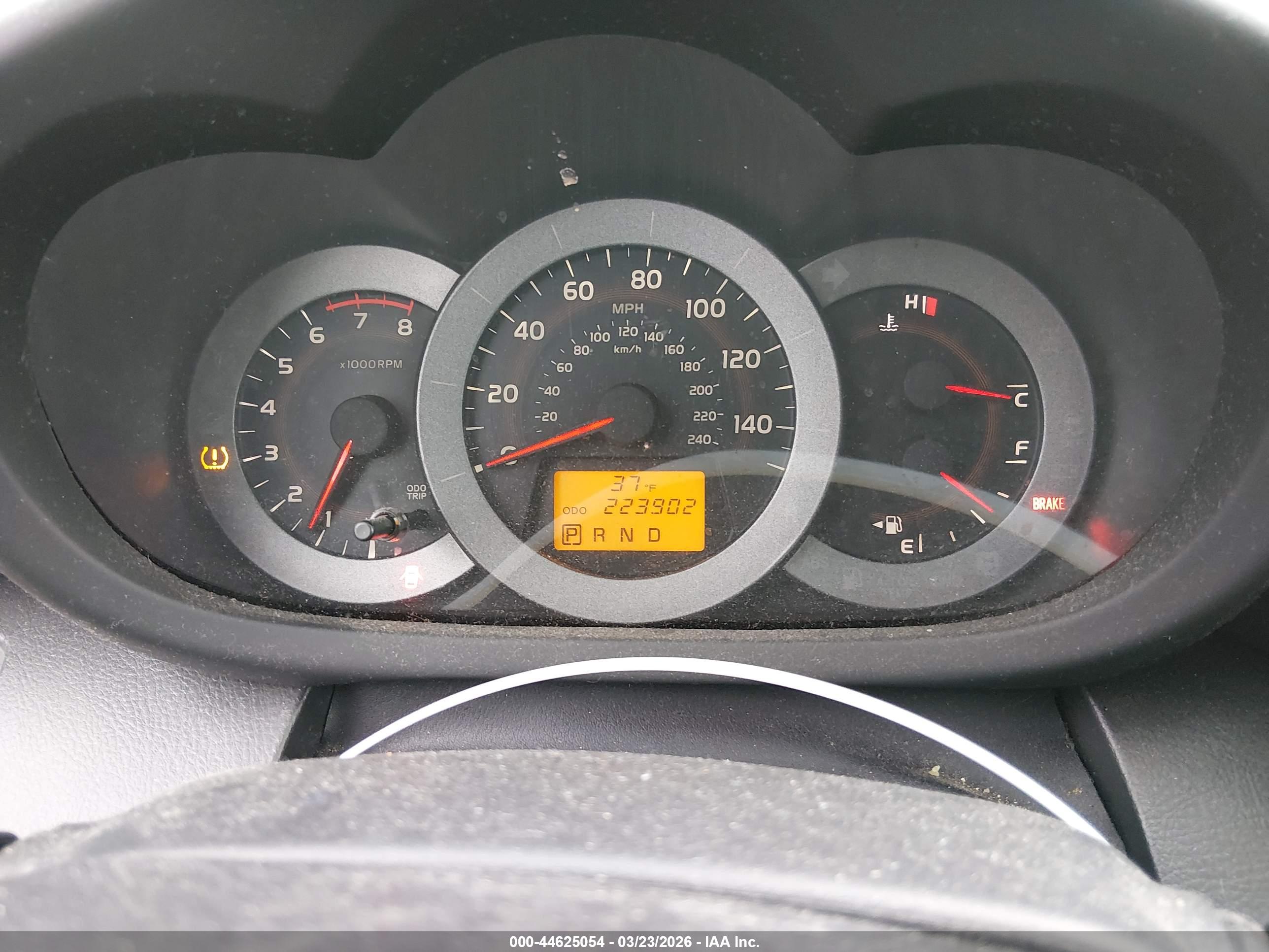 TOYOTA RAV4 image 7