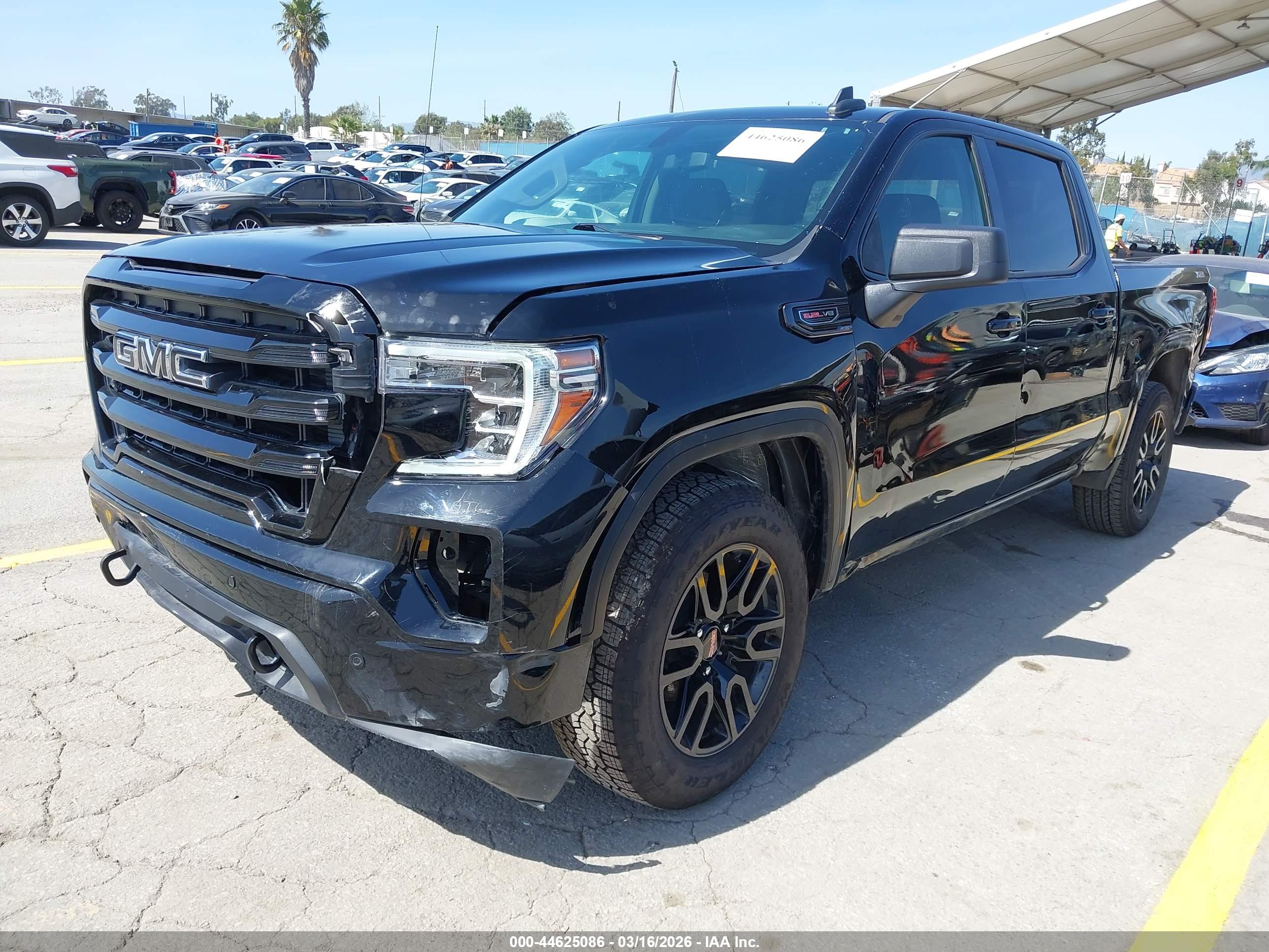 GMC SIERRA image 2