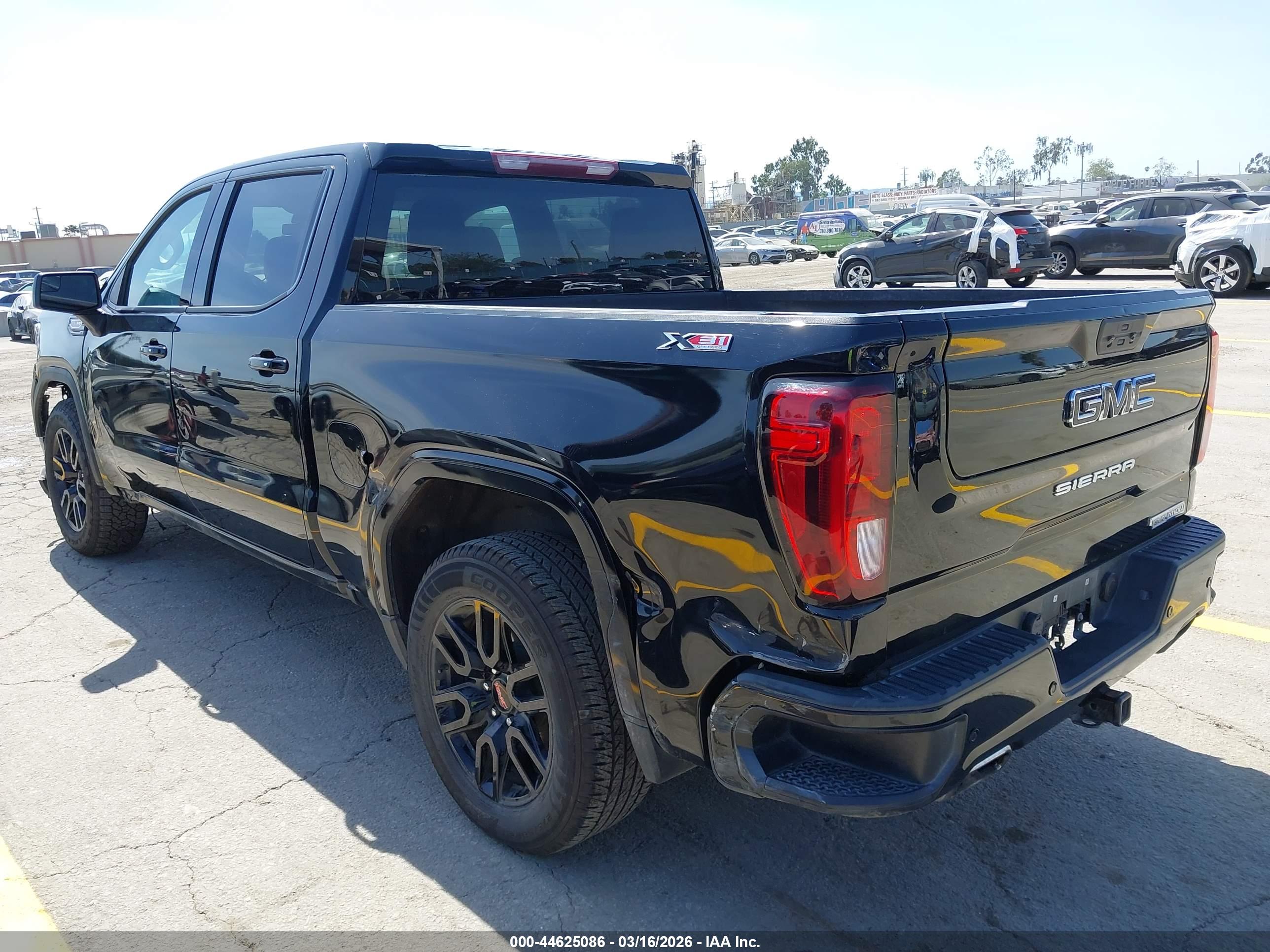 GMC SIERRA image 3