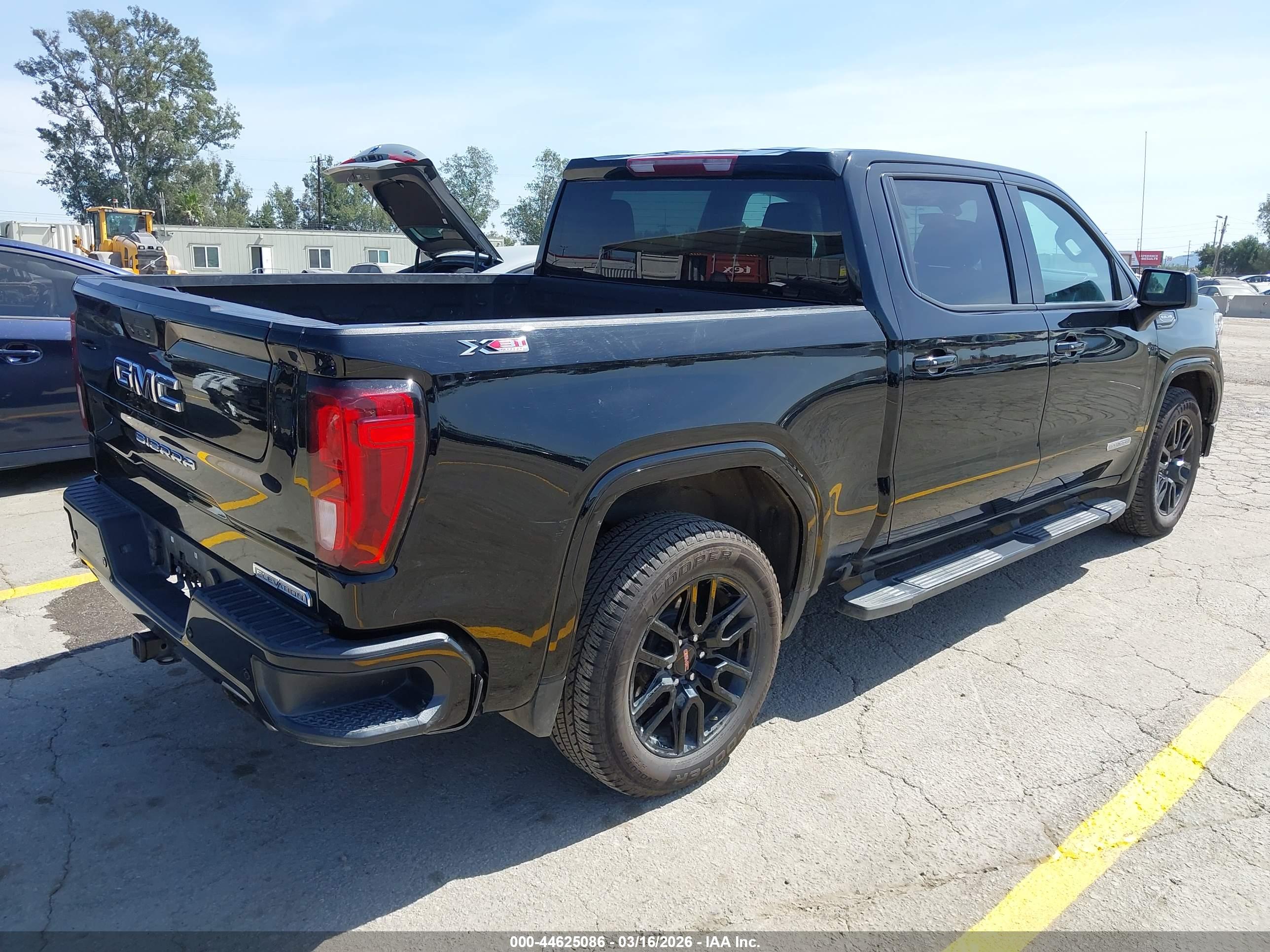 GMC SIERRA image 4