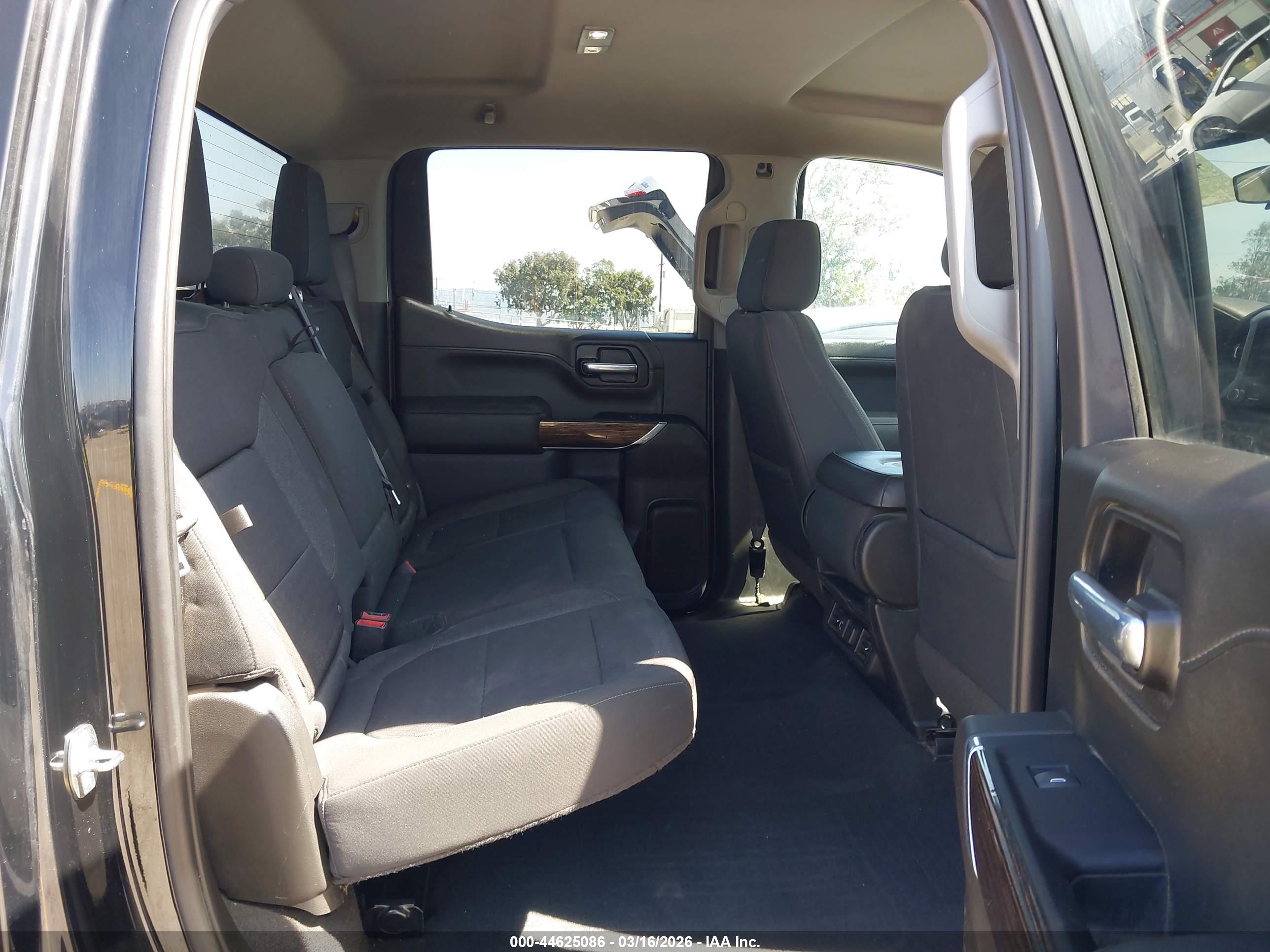 GMC SIERRA image 8