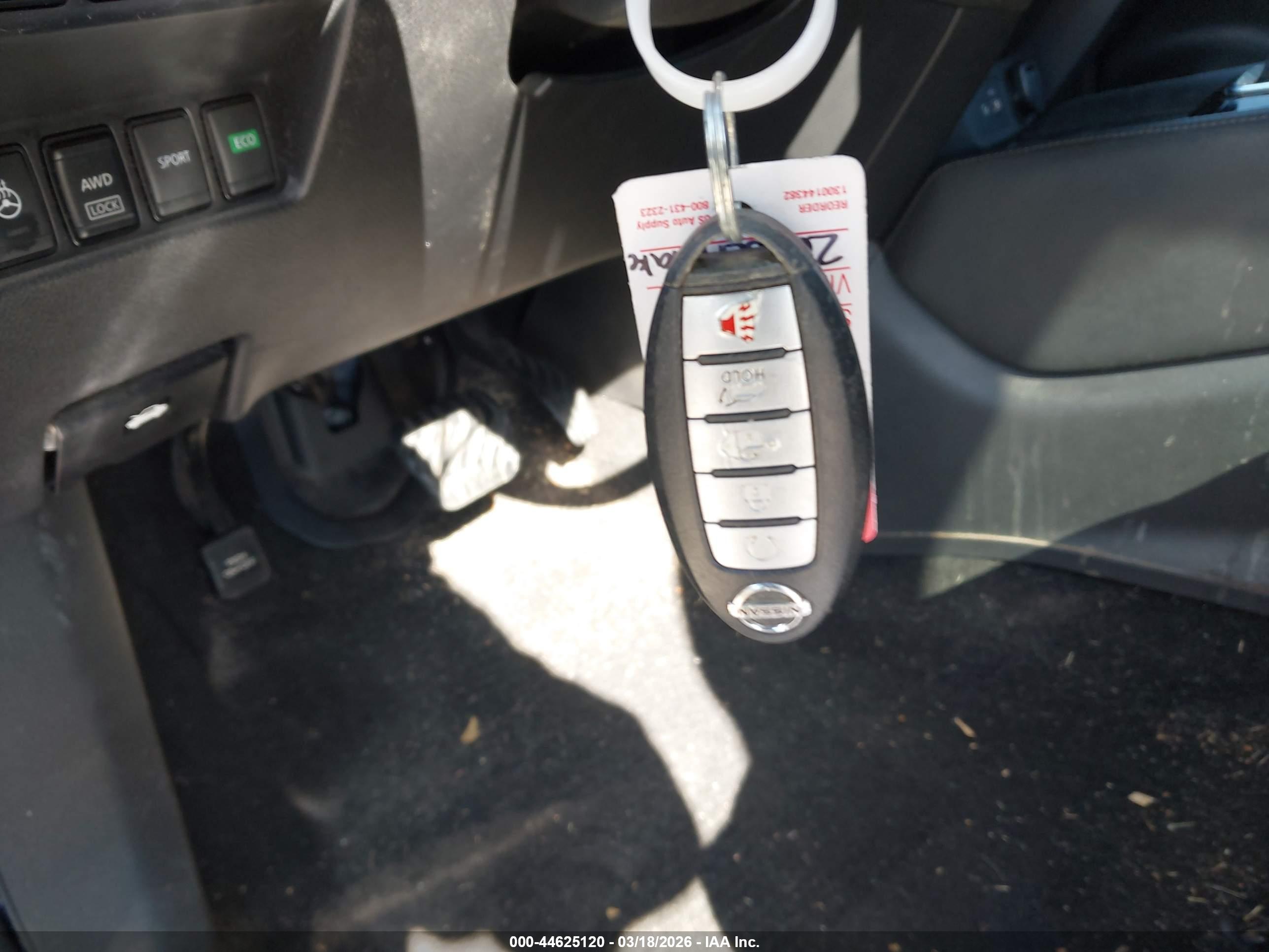 NISSAN ROGUE image 11