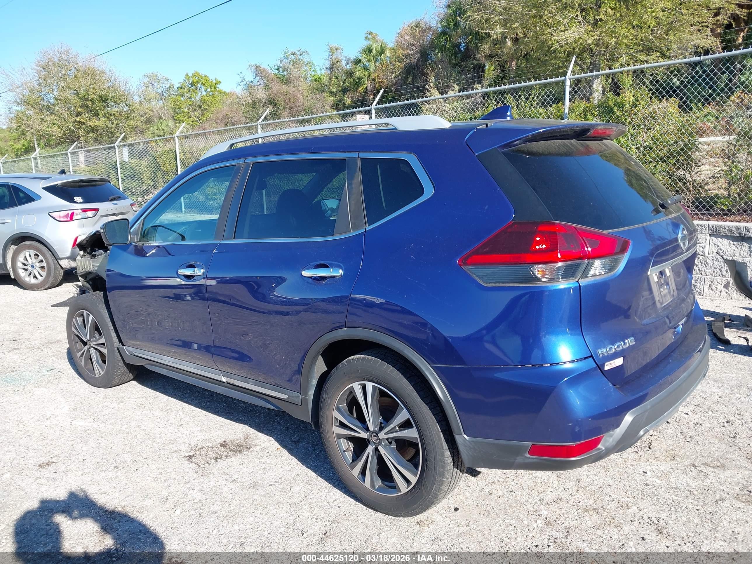 NISSAN ROGUE image 3