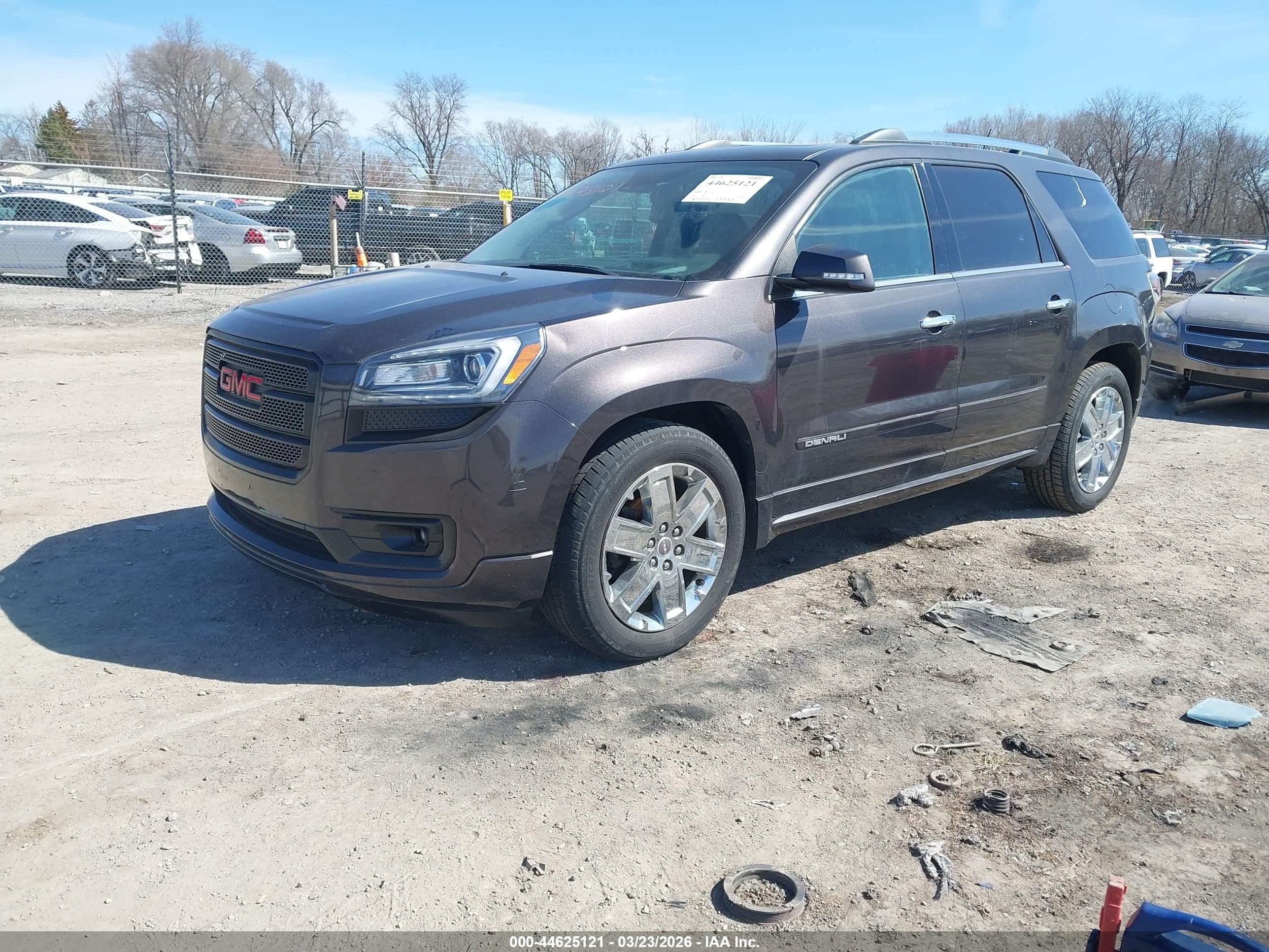 GMC ACADIA image 2