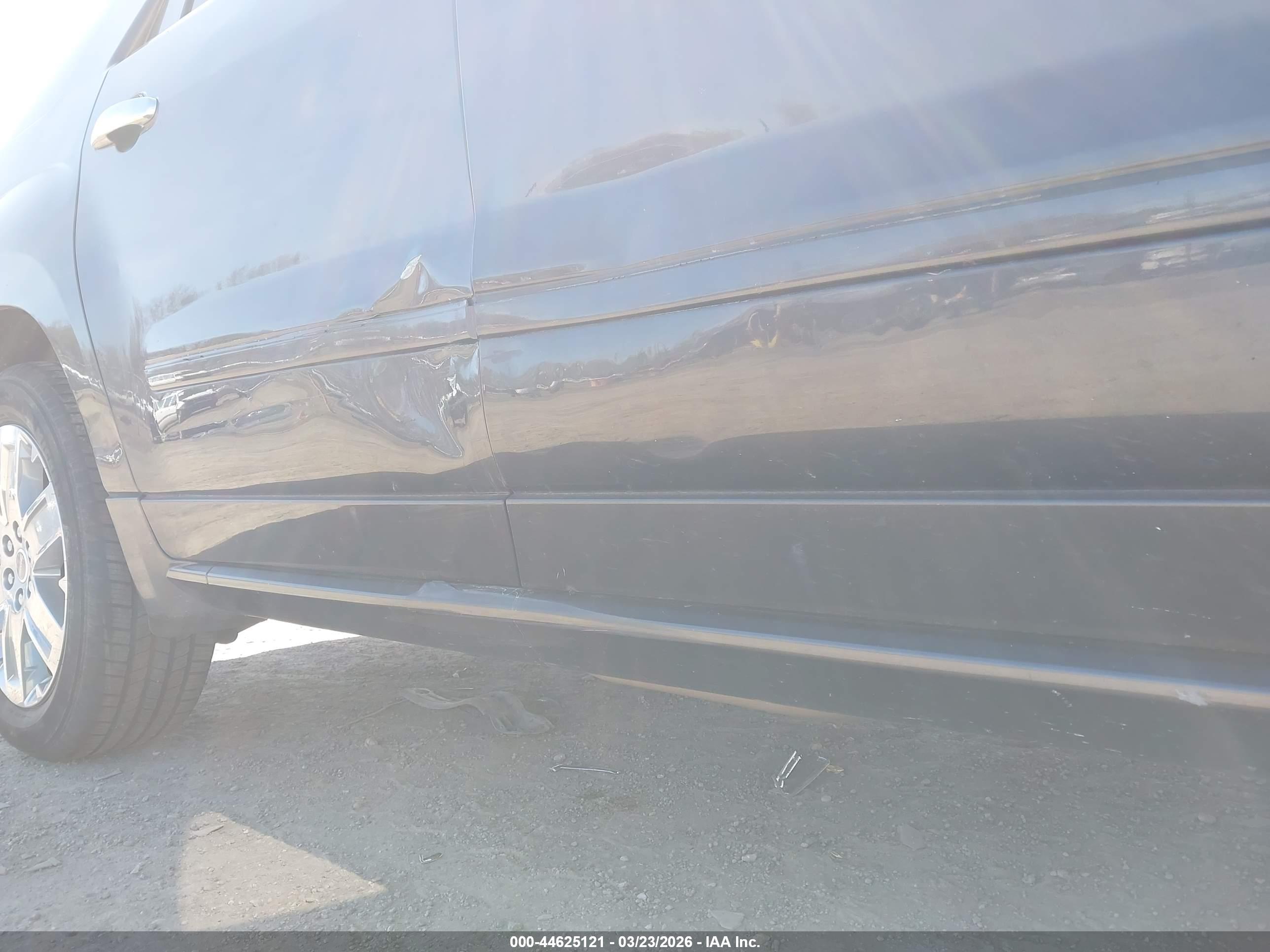 GMC ACADIA image 6