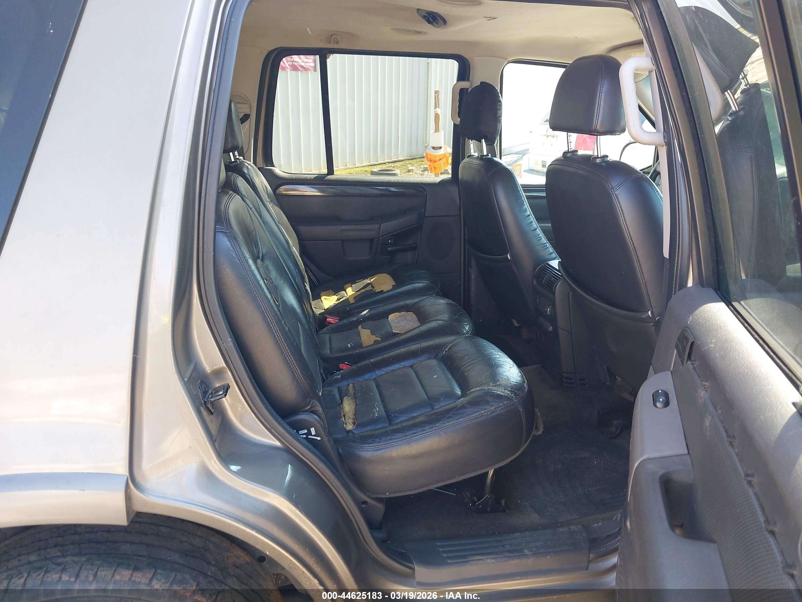 FORD EXPLORER image 8
