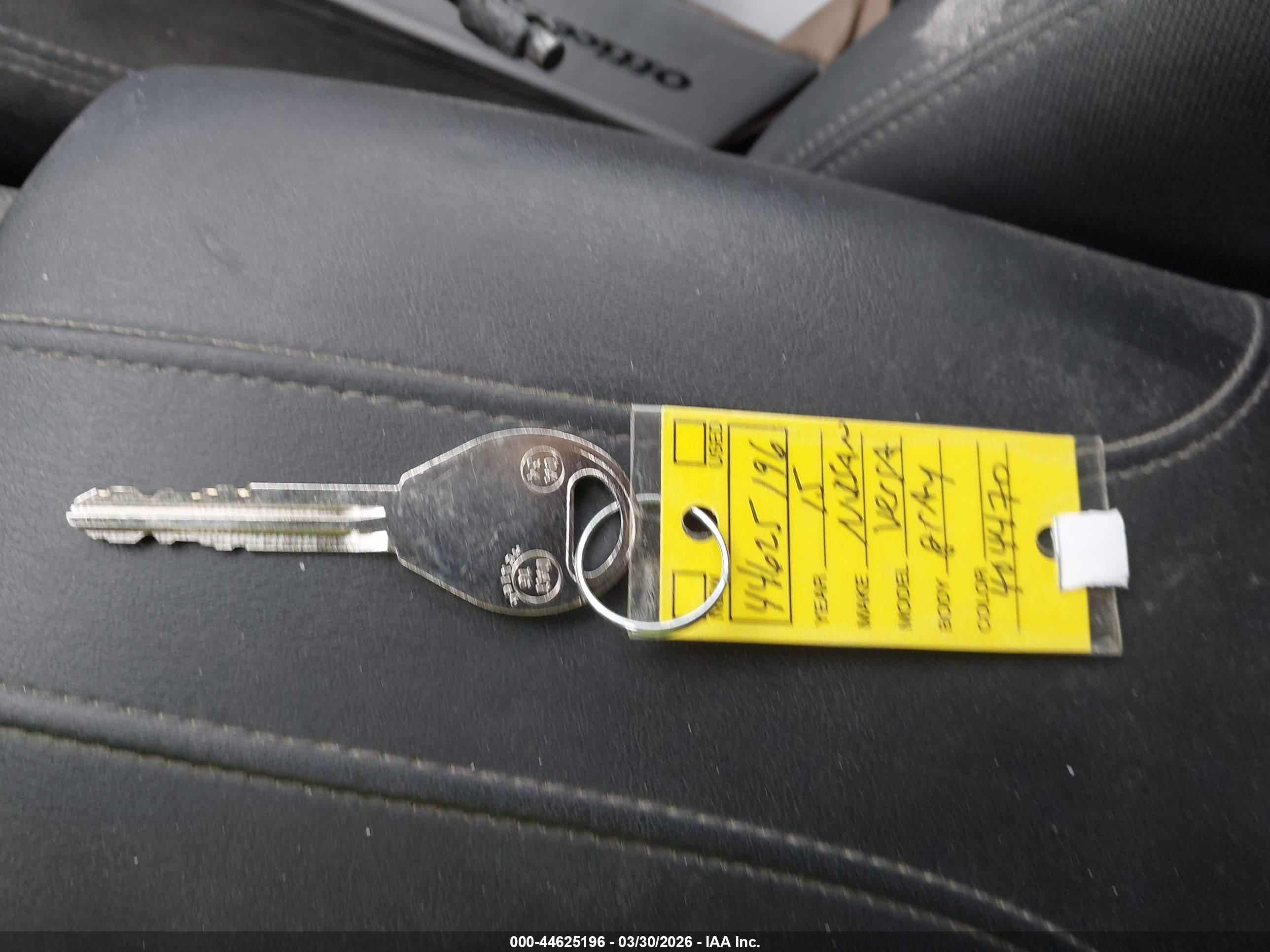 NISSAN VERSA image 11