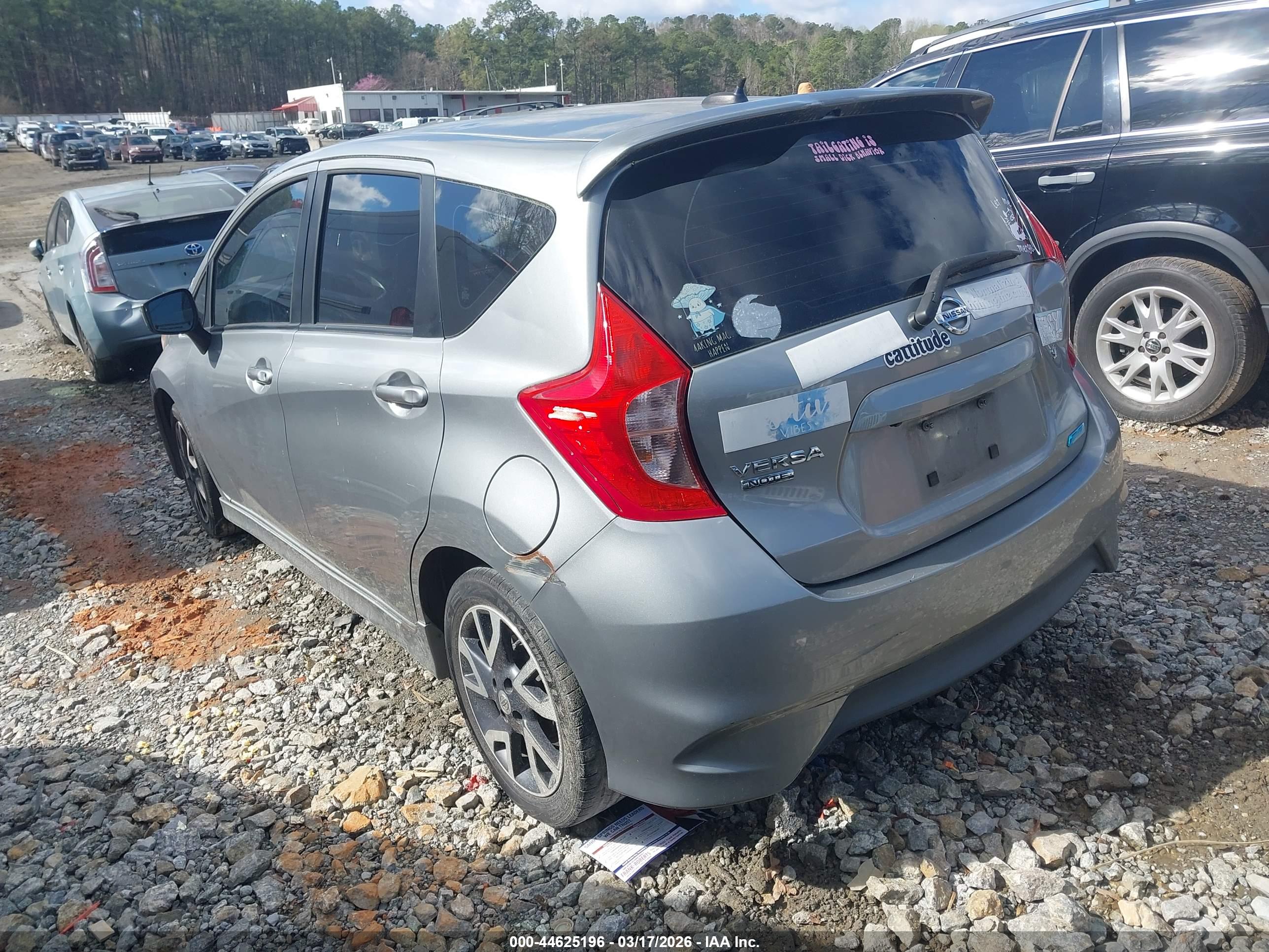 NISSAN VERSA image 3