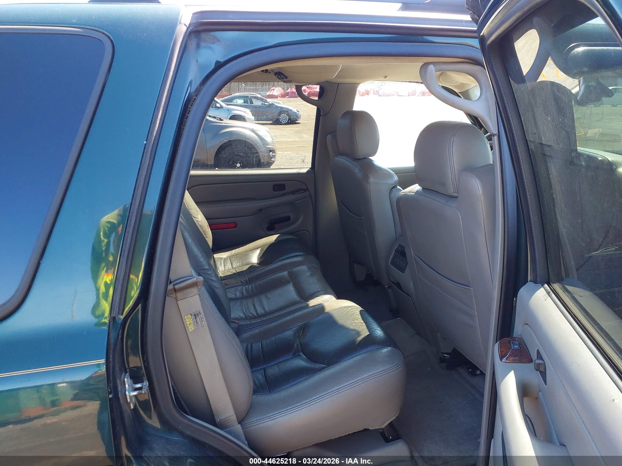 CHEVROLET TAHOE image 8