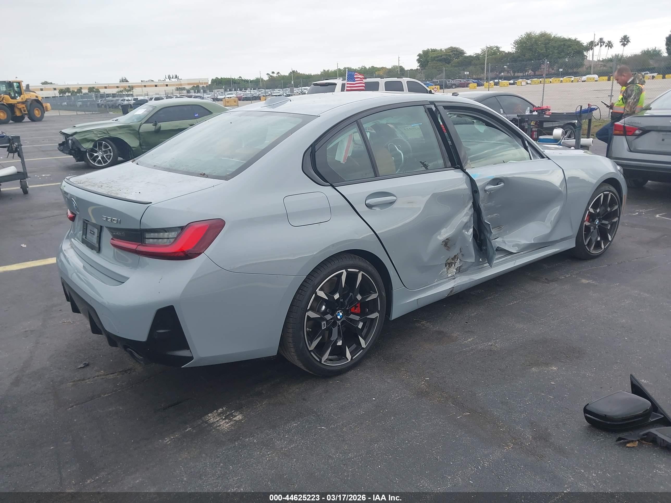 BMW 330I image 4