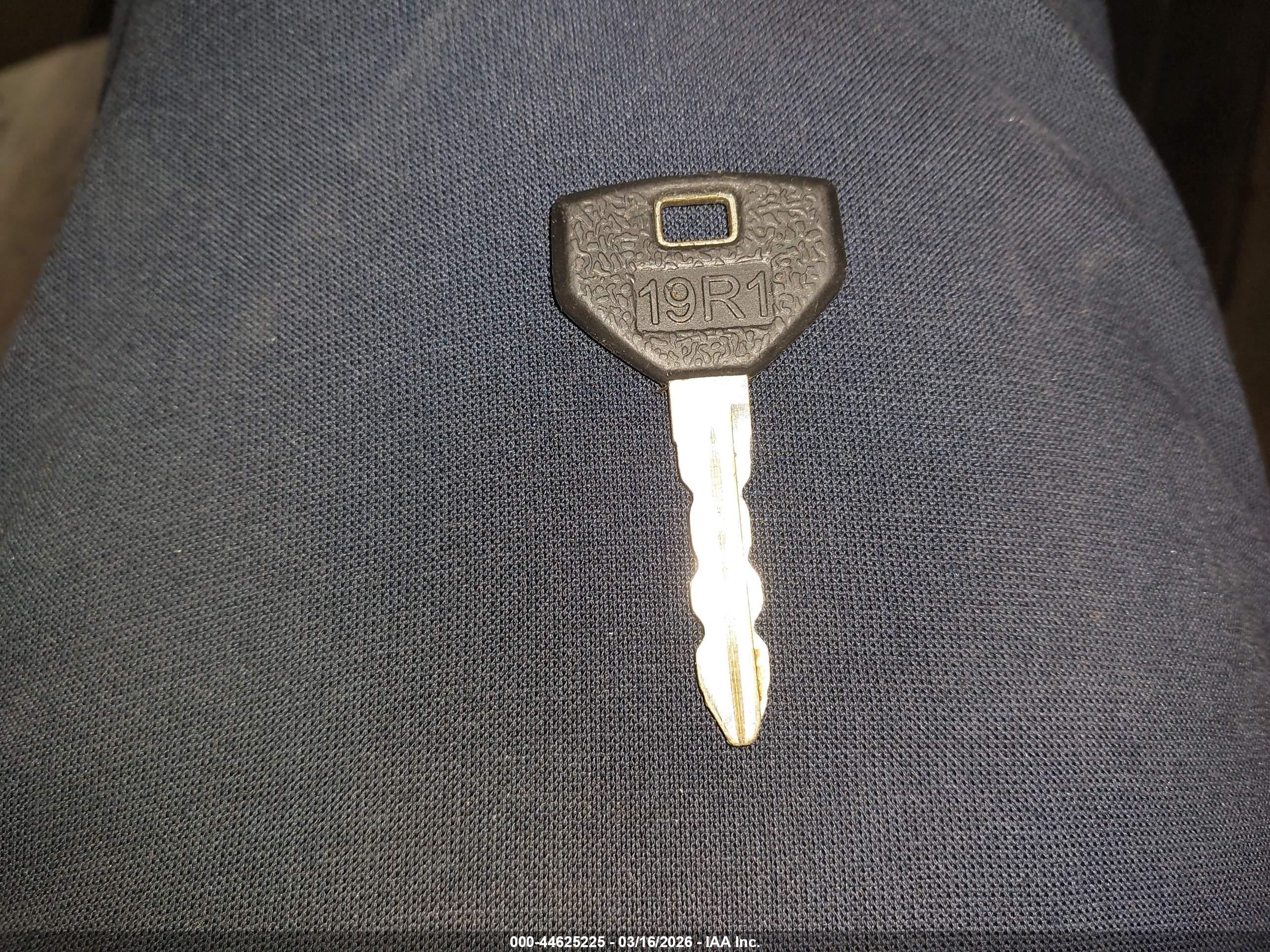 GMC YUKON image 11