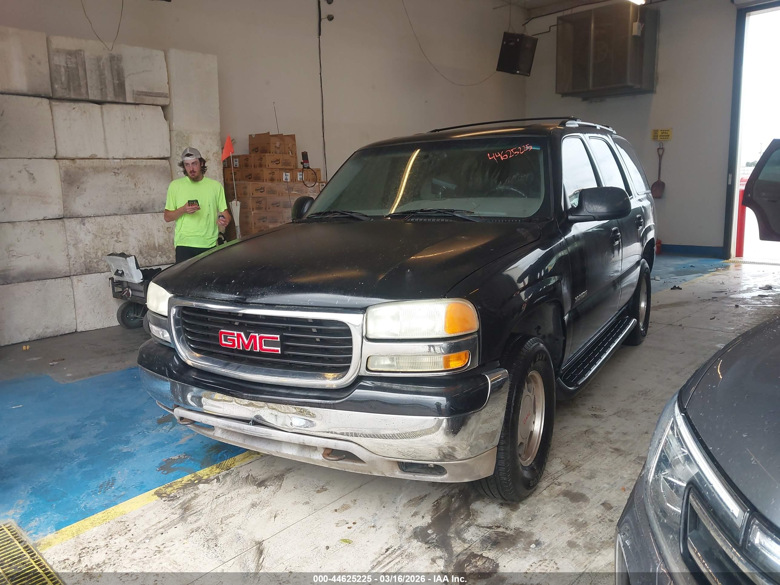 GMC YUKON image 2