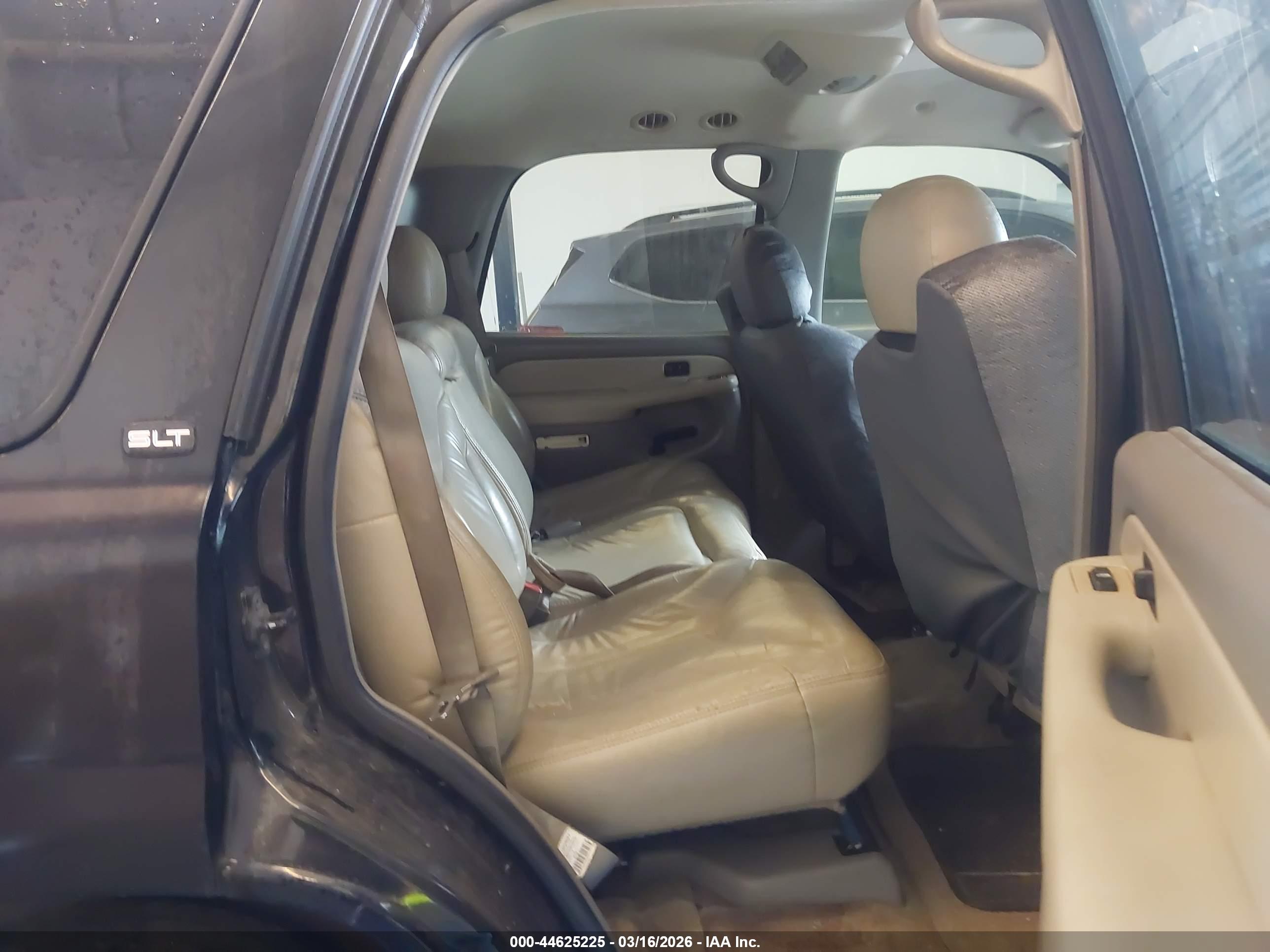GMC YUKON image 8