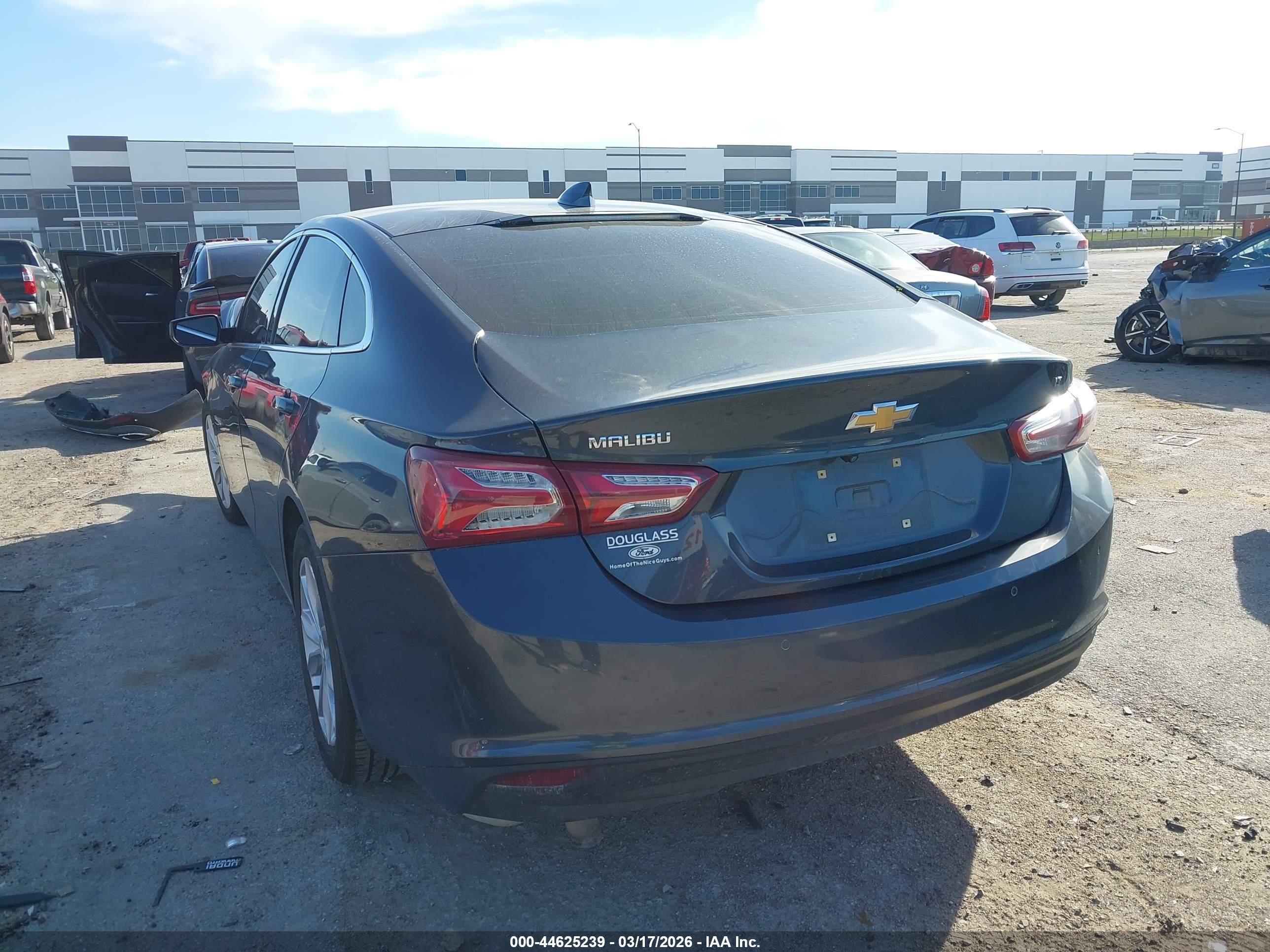 CHEVROLET MALIBU image 3