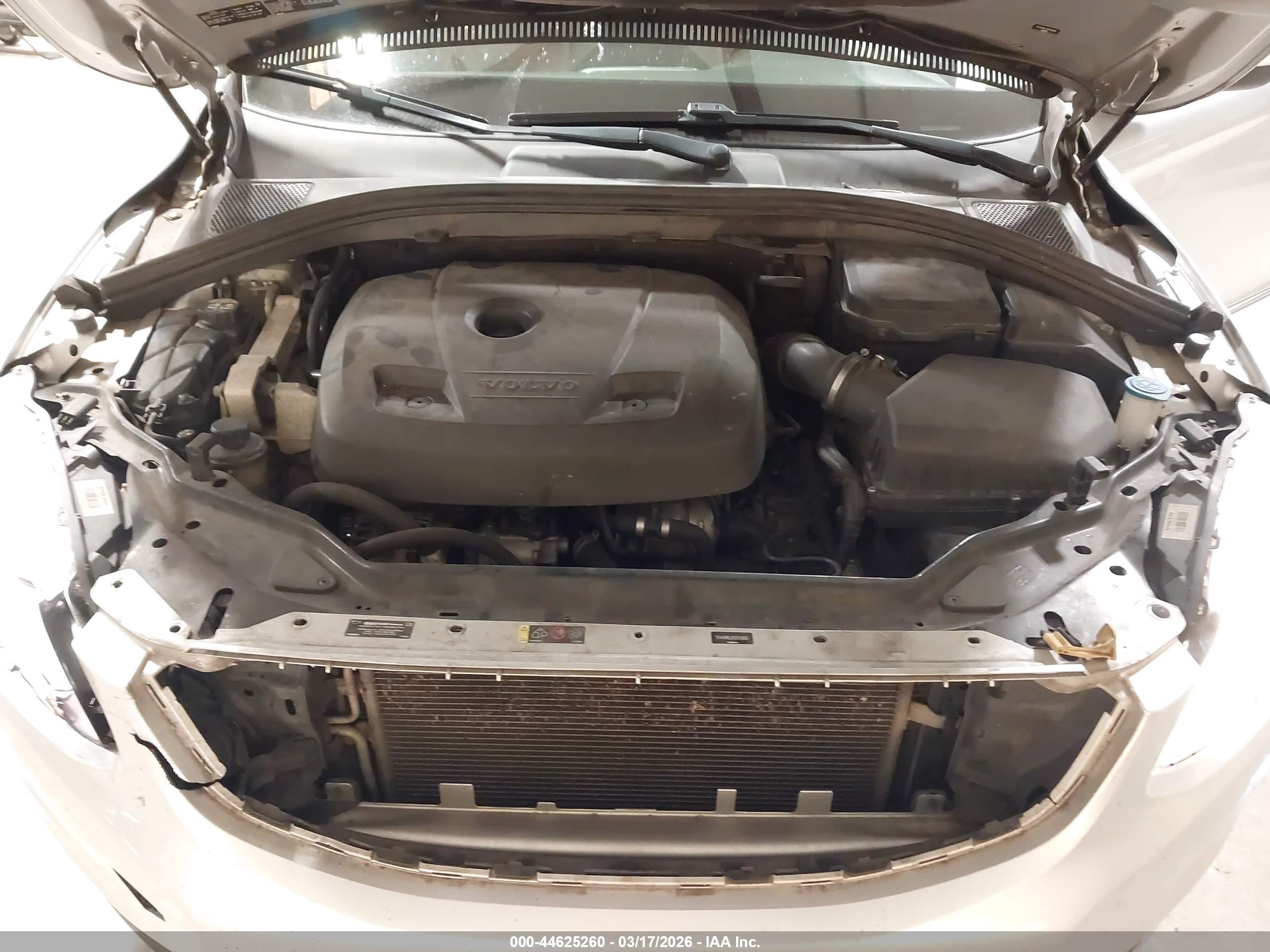VOLVO XC60 image 10