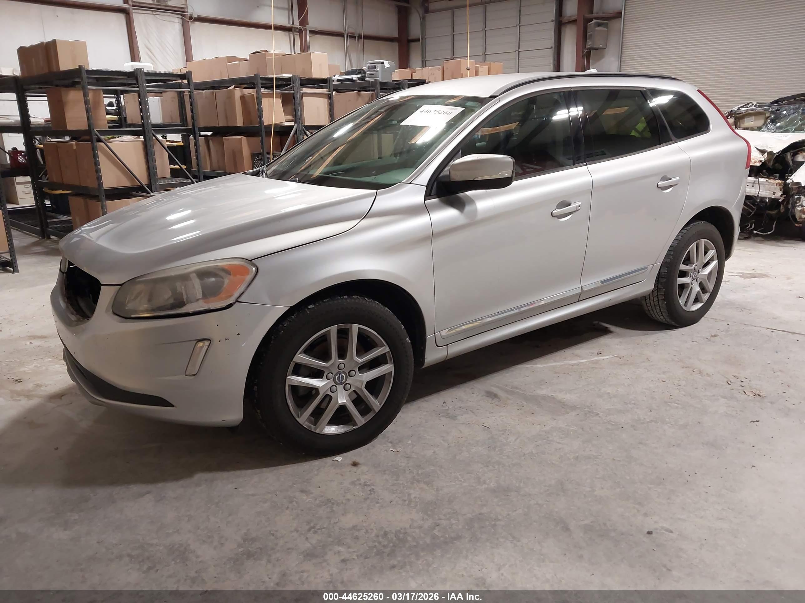 VOLVO XC60 image 2