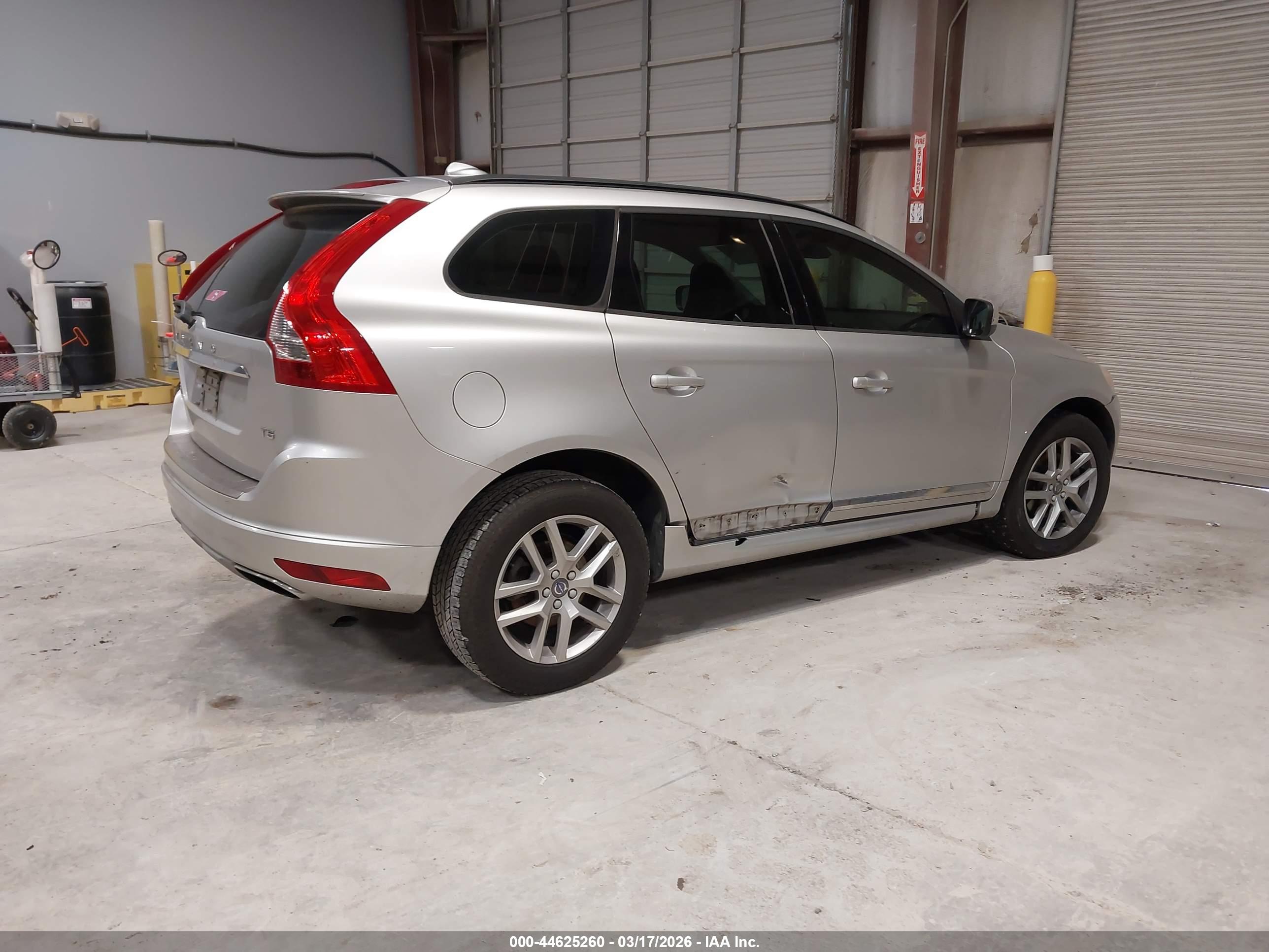 VOLVO XC60 image 4