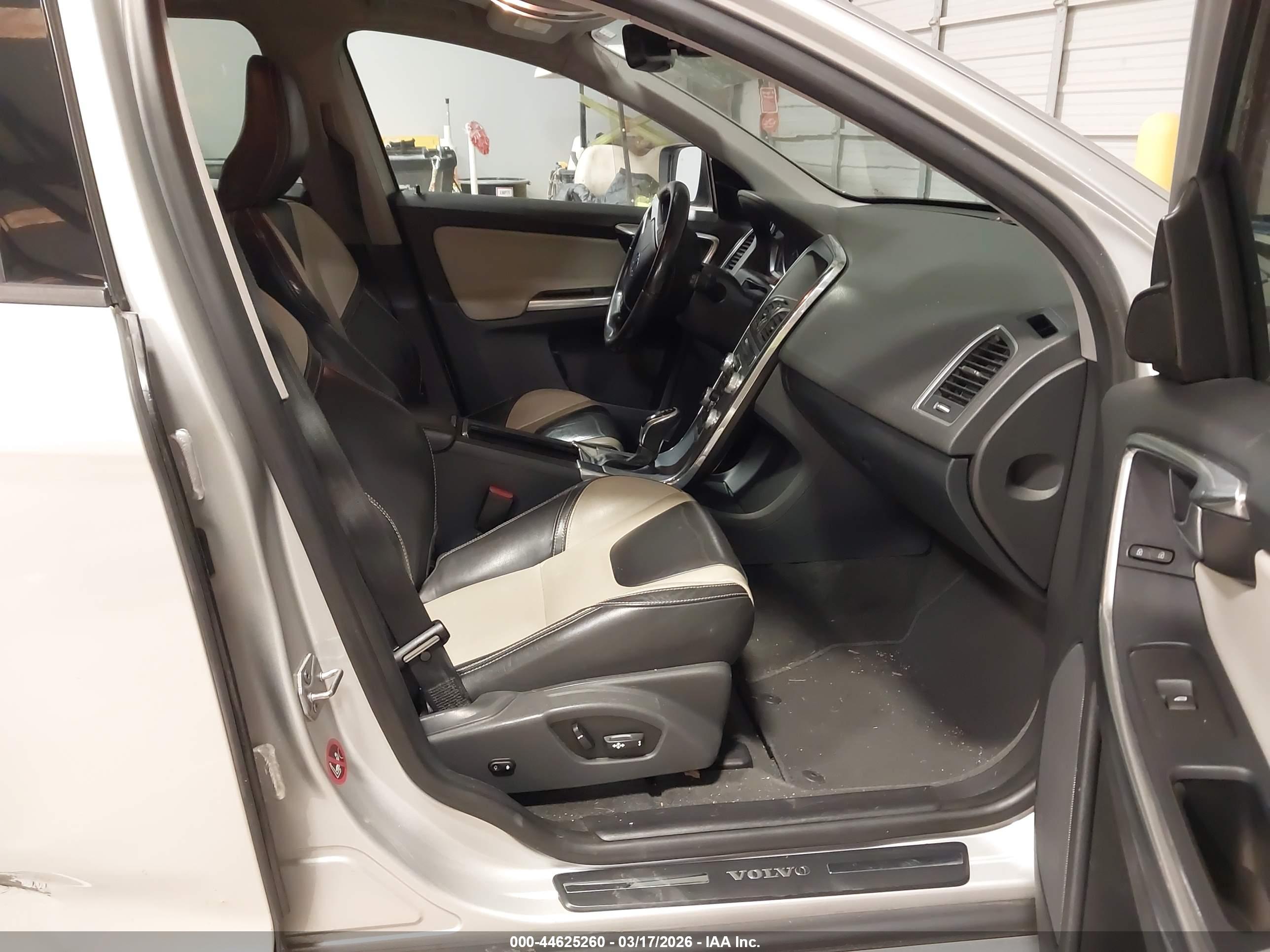 VOLVO XC60 image 5