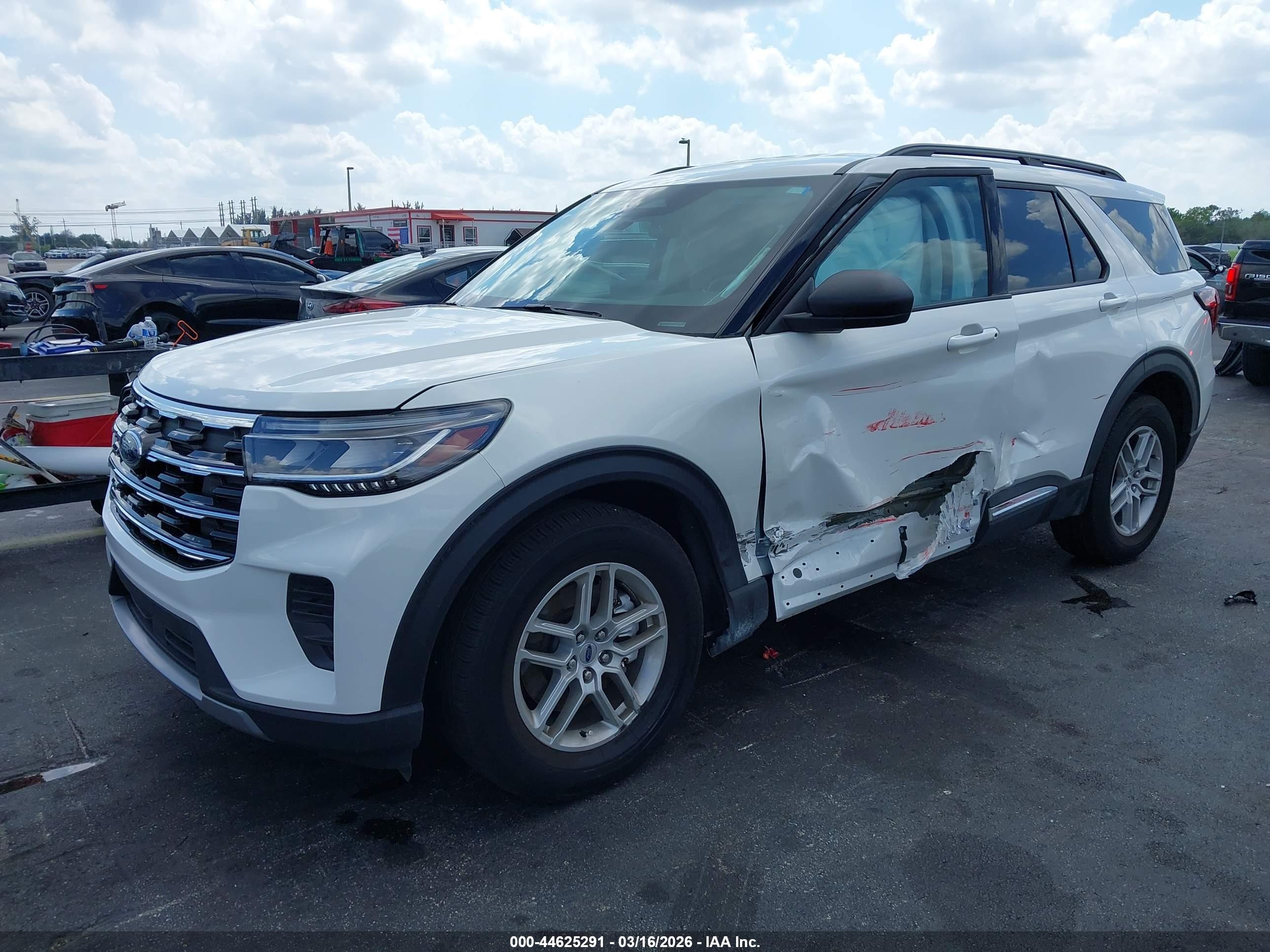 FORD EXPLORER image 2