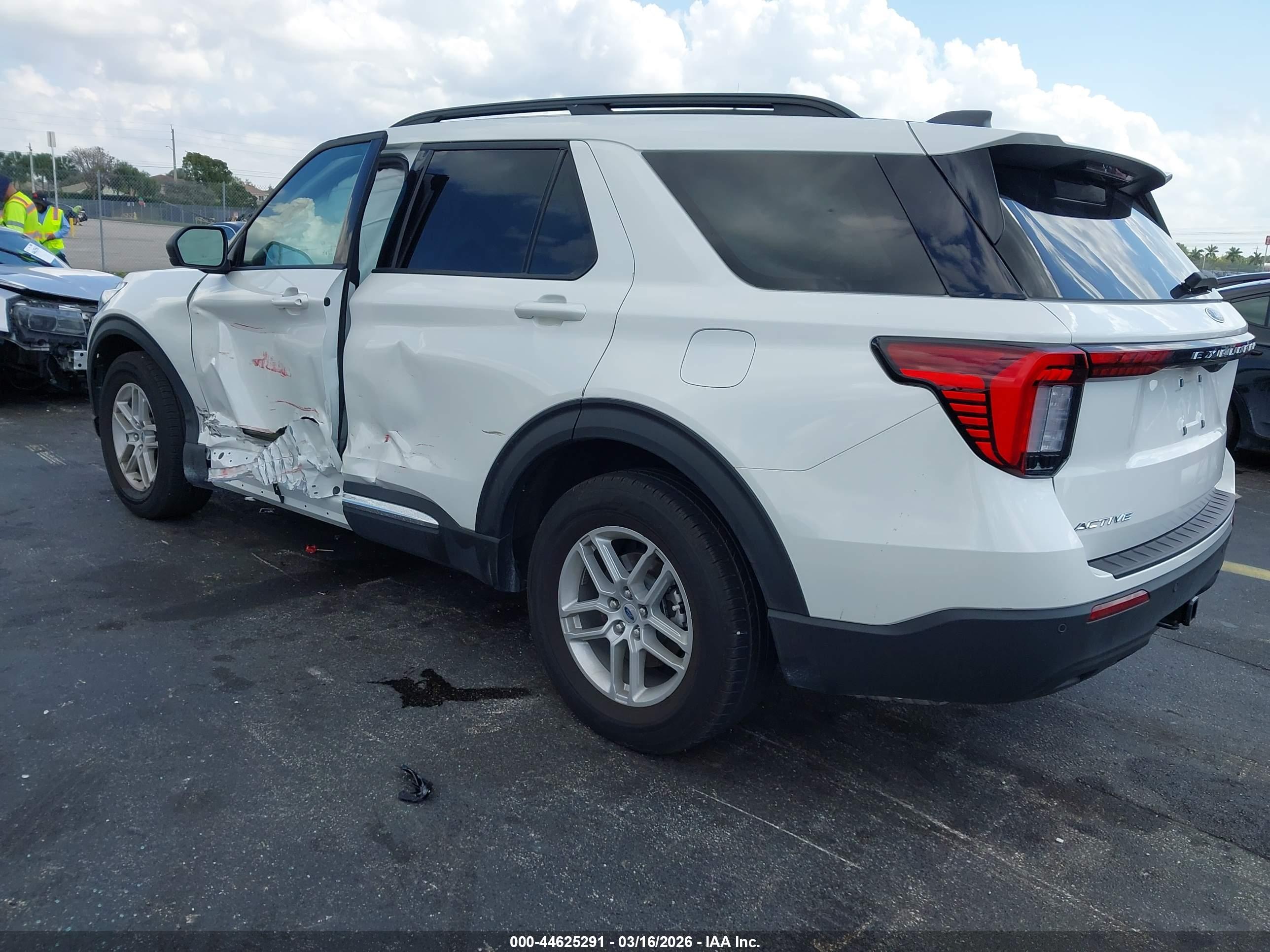 FORD EXPLORER image 3