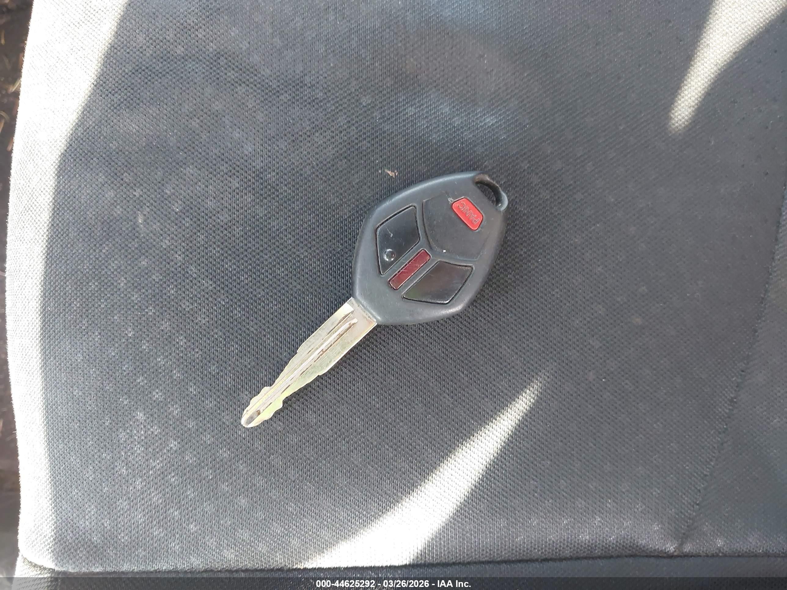 MITSUBISHI OUTLANDER image 11