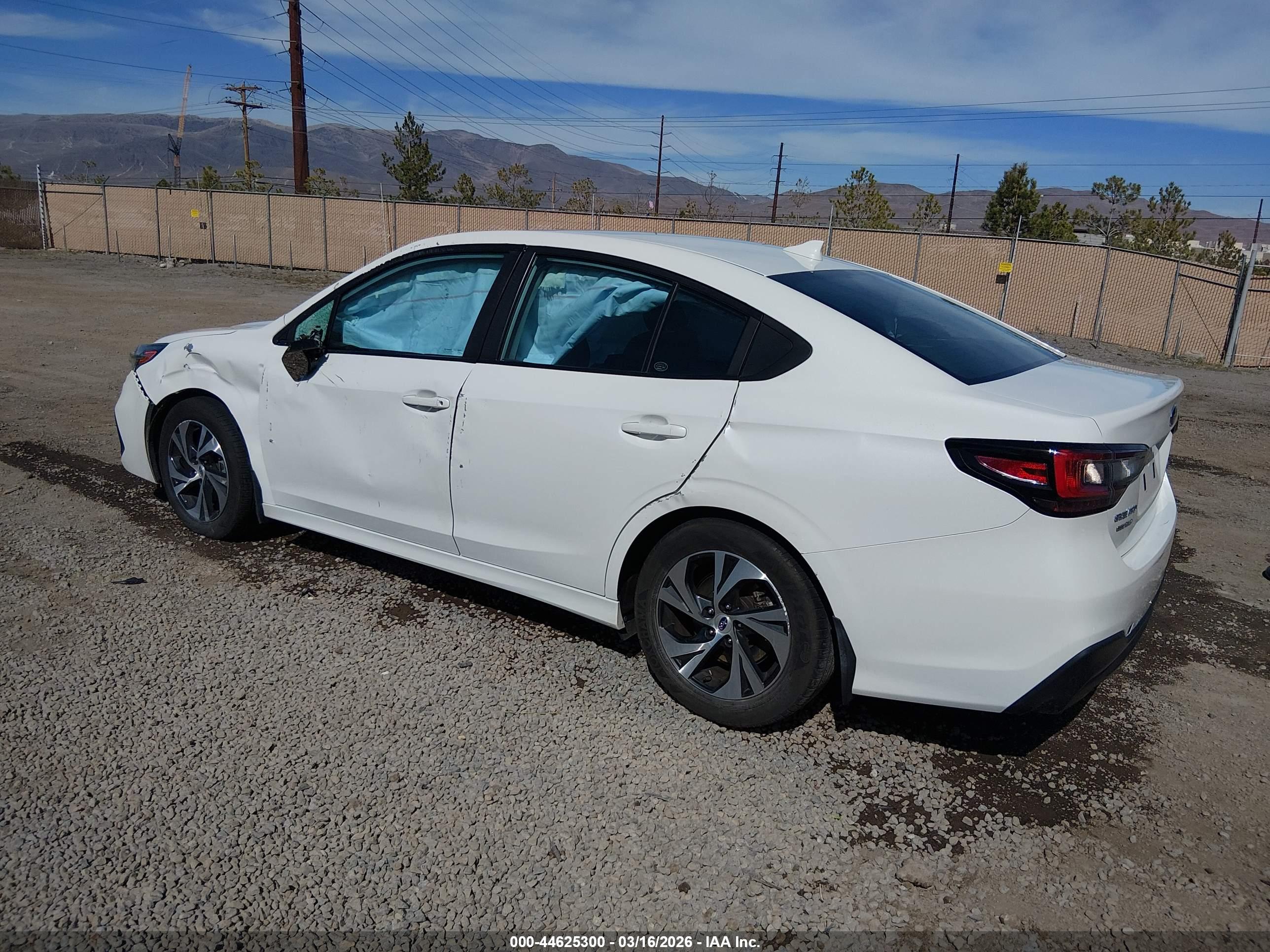 SUBARU LEGACY image 3