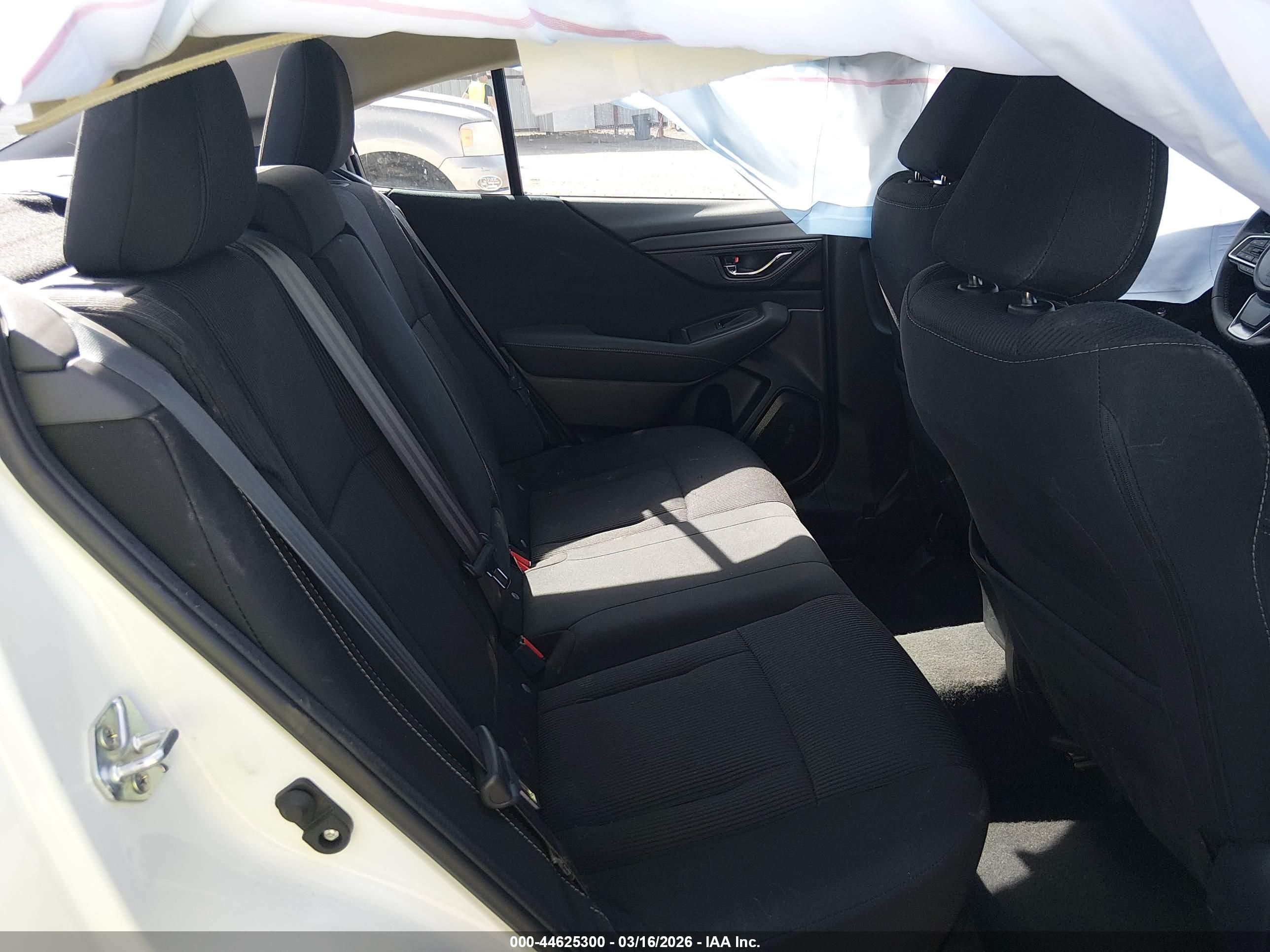 SUBARU LEGACY image 8
