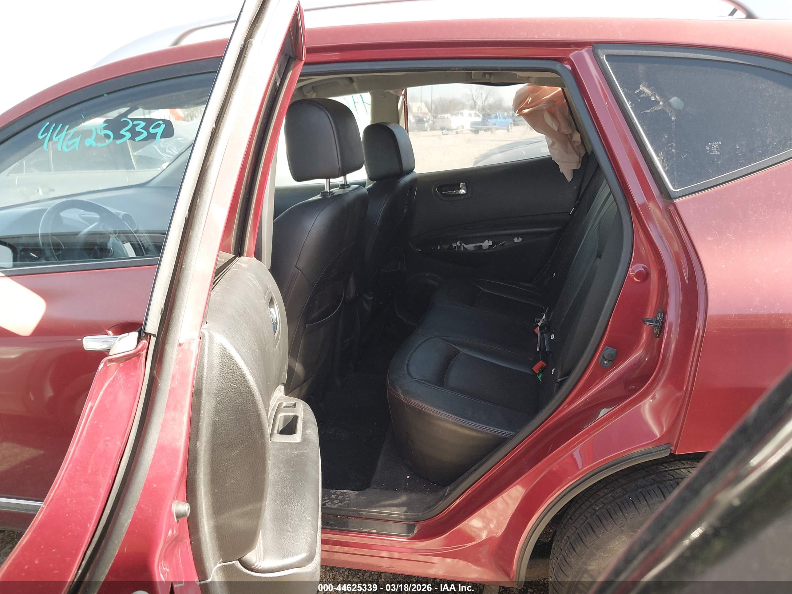 NISSAN ROGUE image 8
