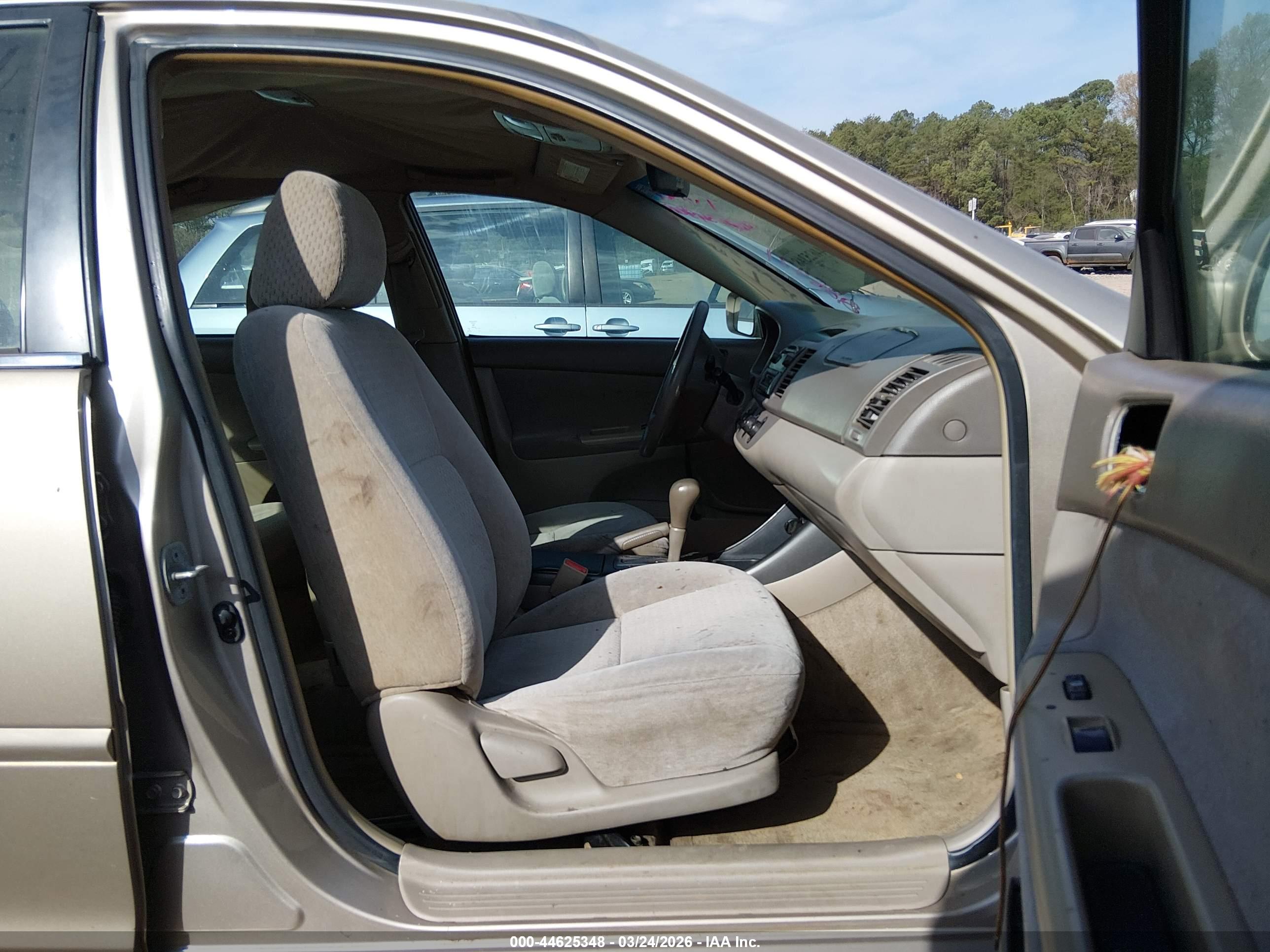 TOYOTA CAMRY image 5