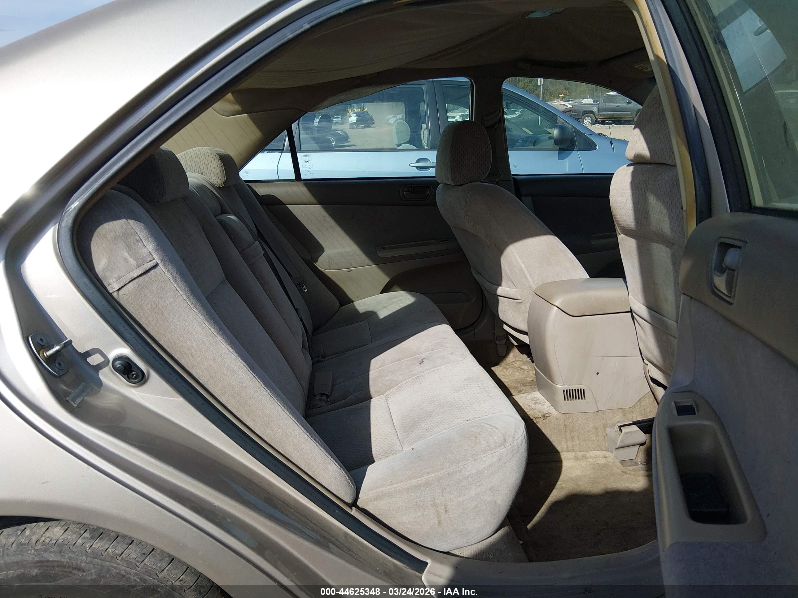 TOYOTA CAMRY image 8