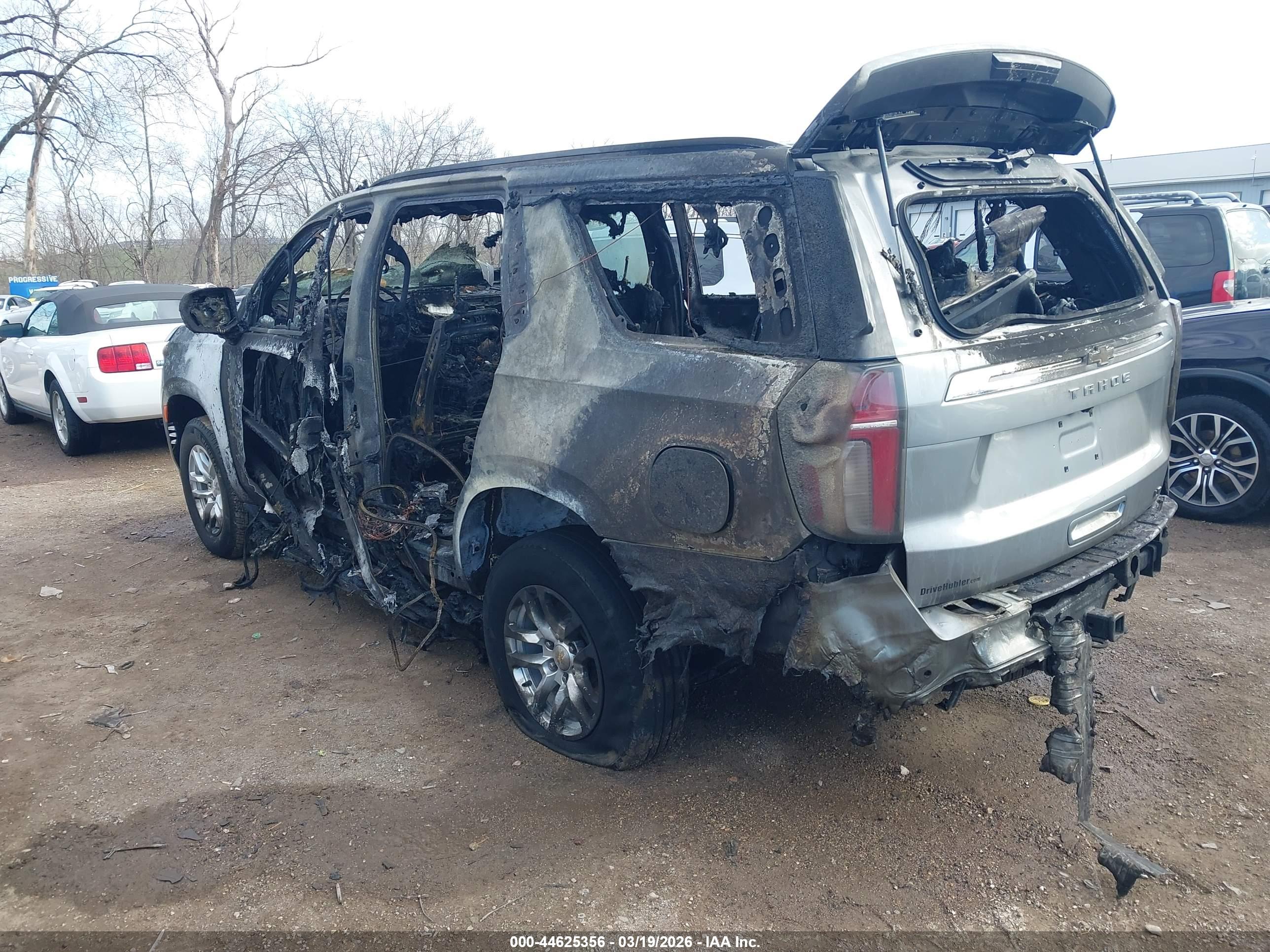 CHEVROLET TAHOE image 3