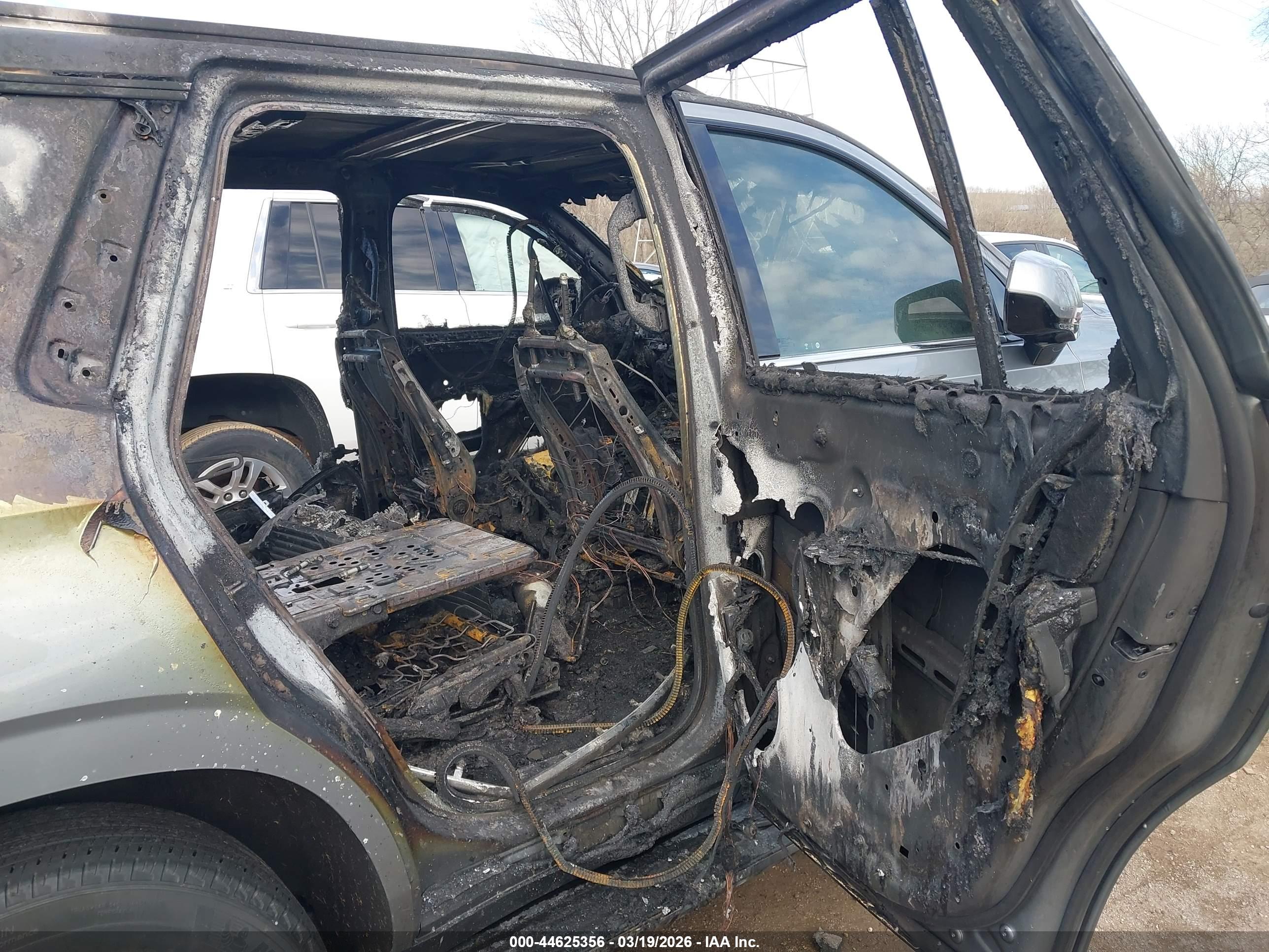 CHEVROLET TAHOE image 8