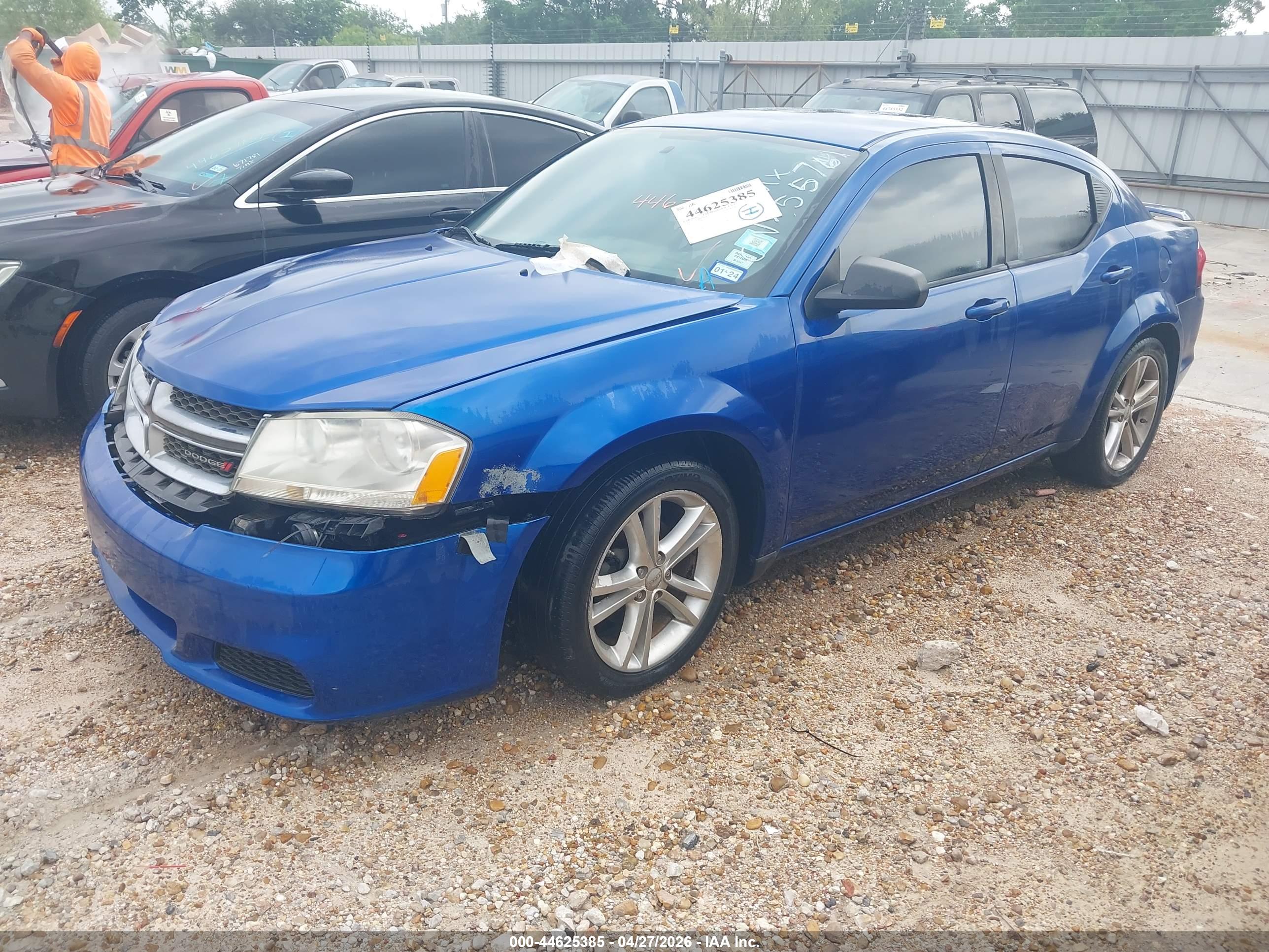 DODGE AVENGER image 2