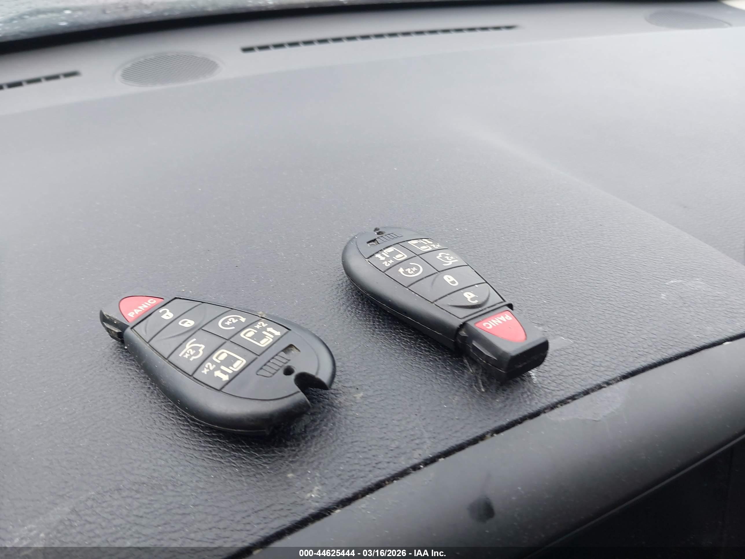 CHRYSLER TOWN image 11