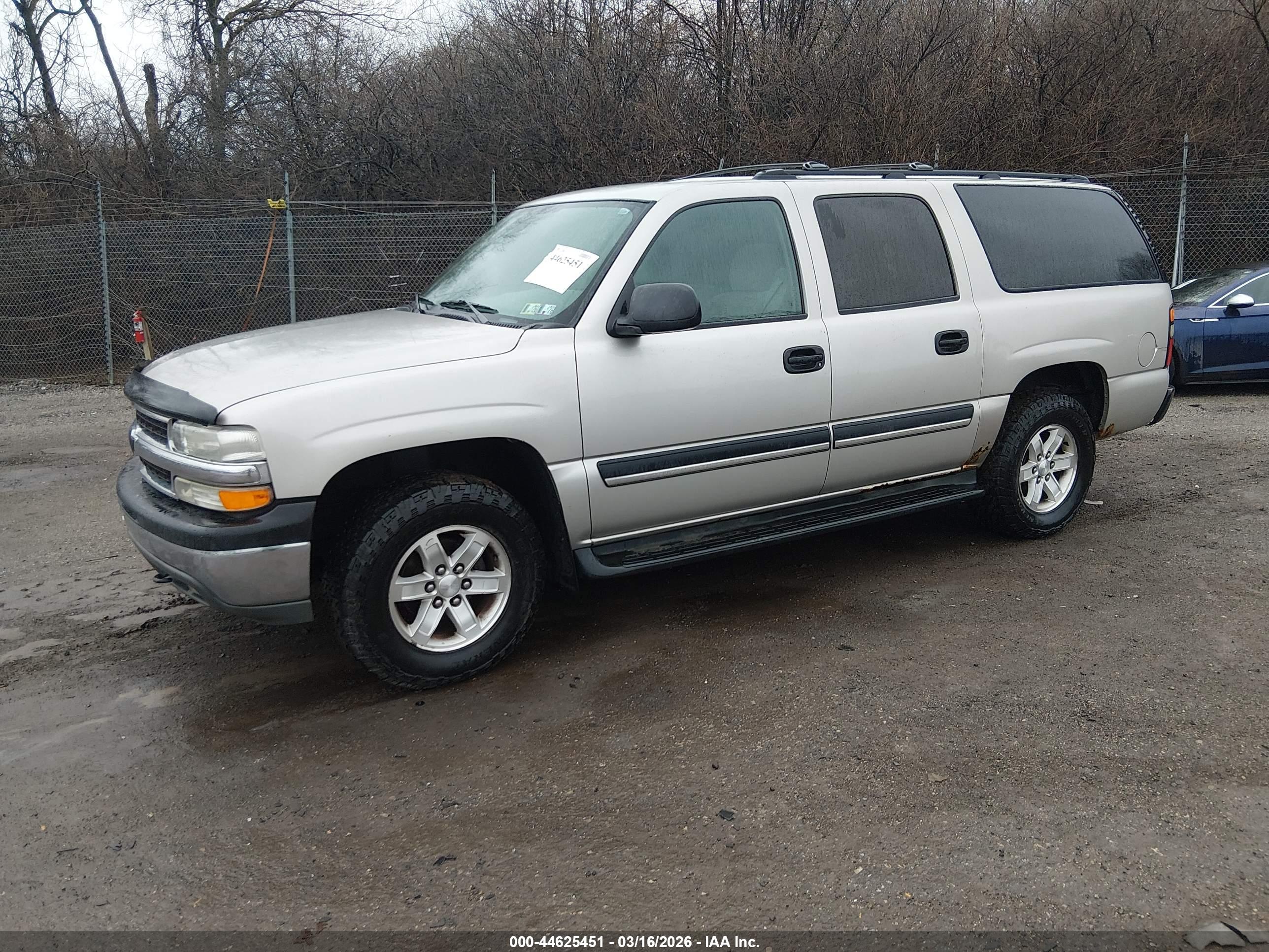 CHEVROLET SUBURBAN image 2