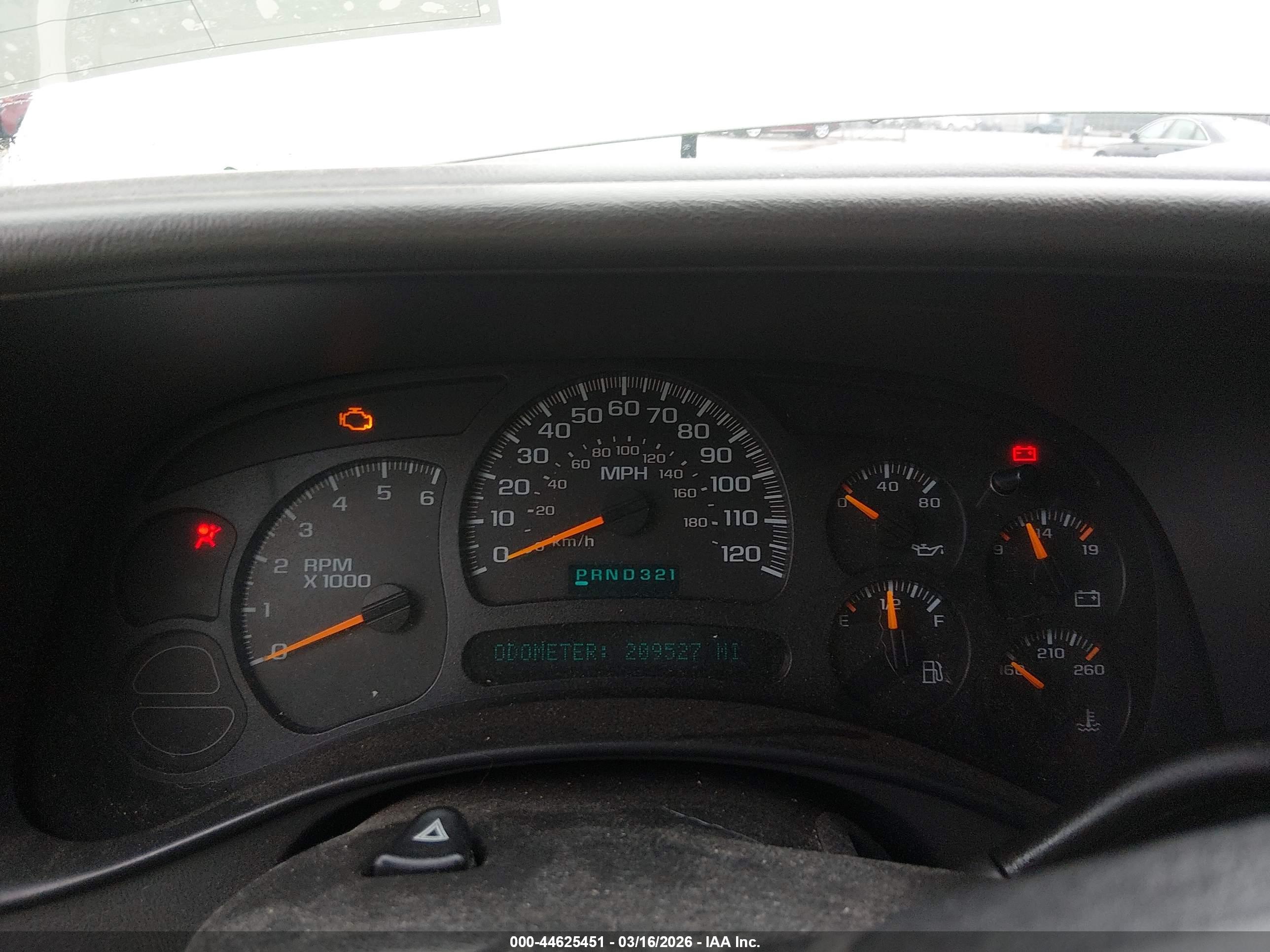 CHEVROLET SUBURBAN image 7