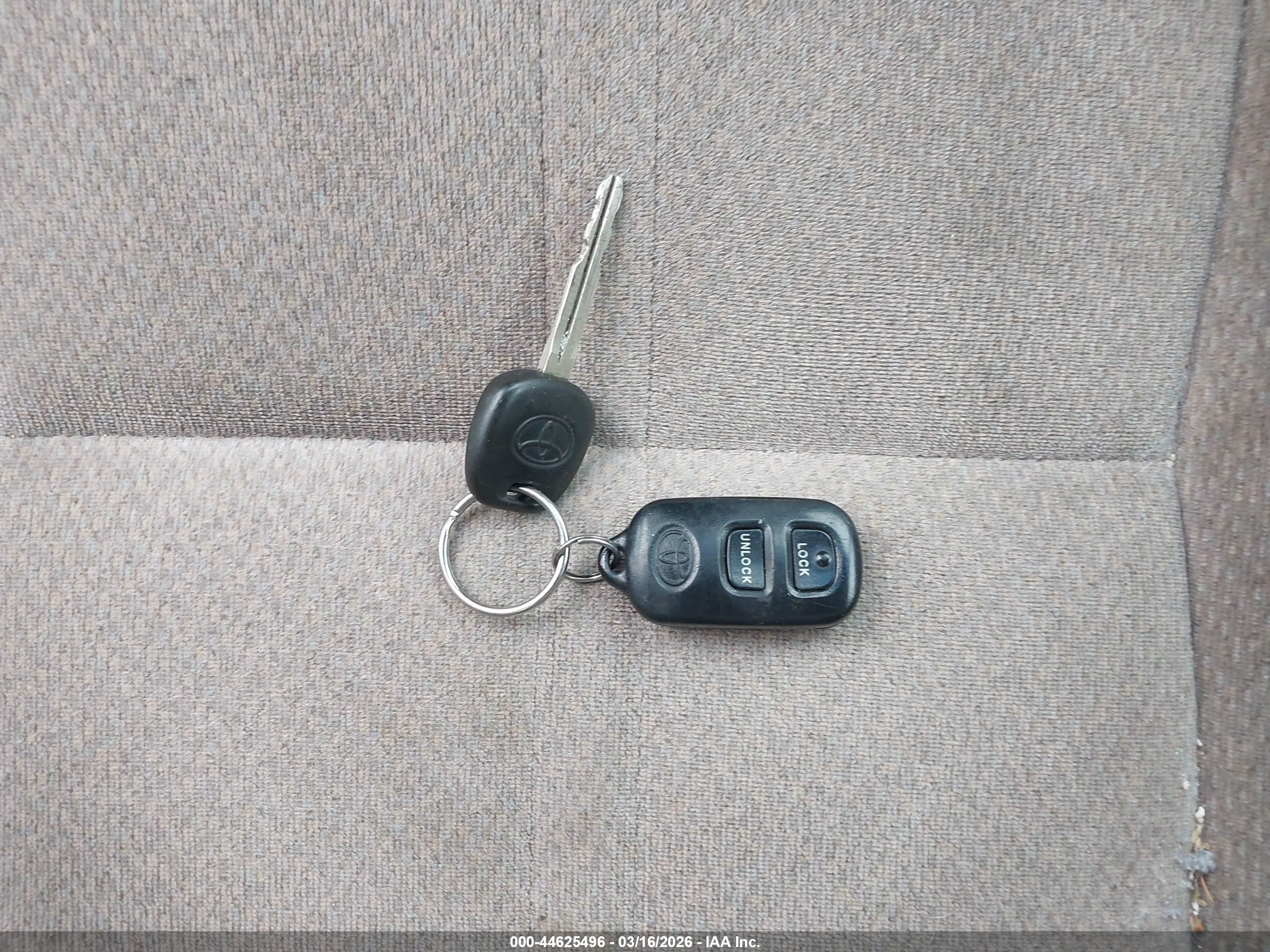 TOYOTA CAMRY image 11