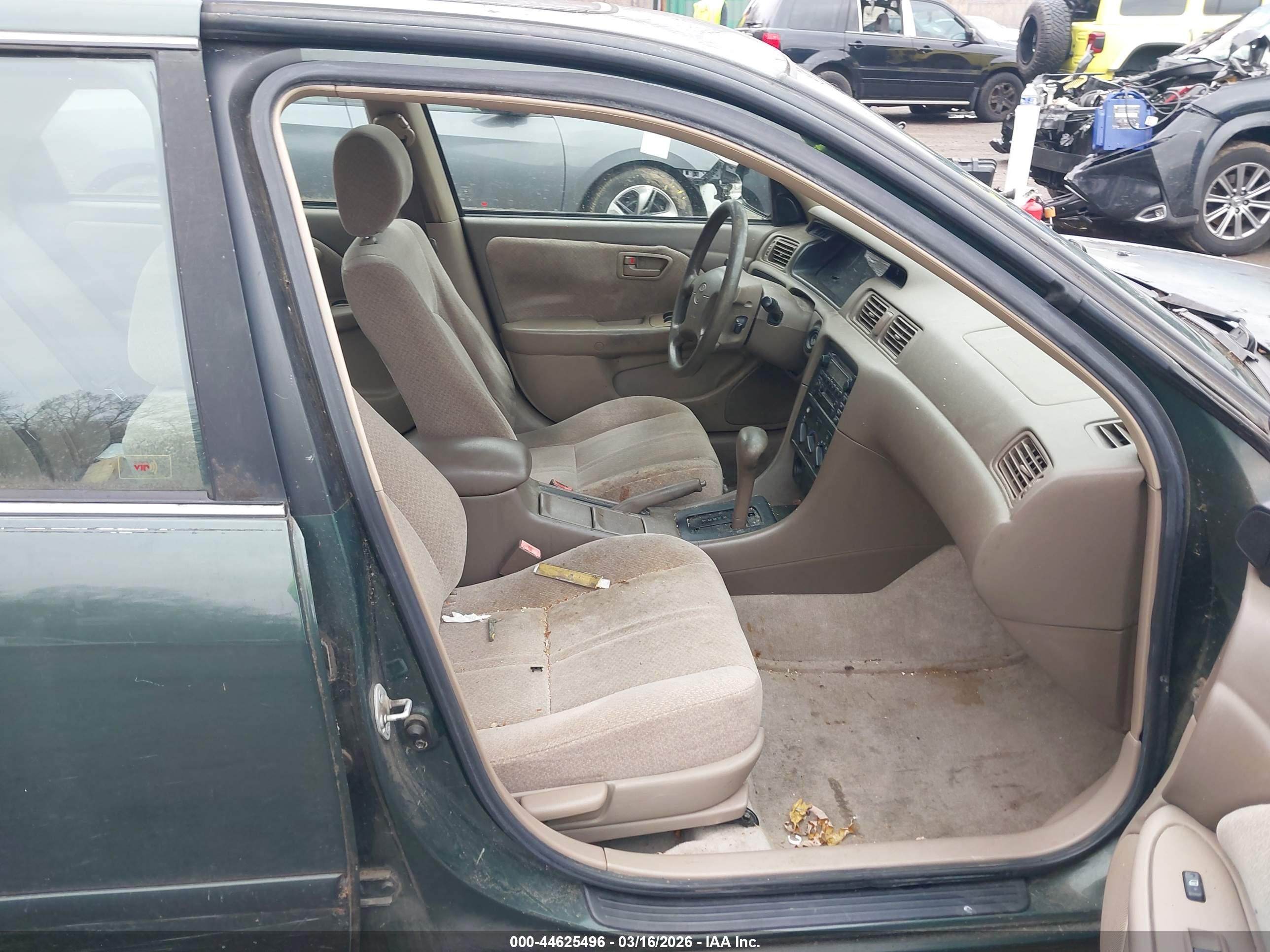 TOYOTA CAMRY image 5