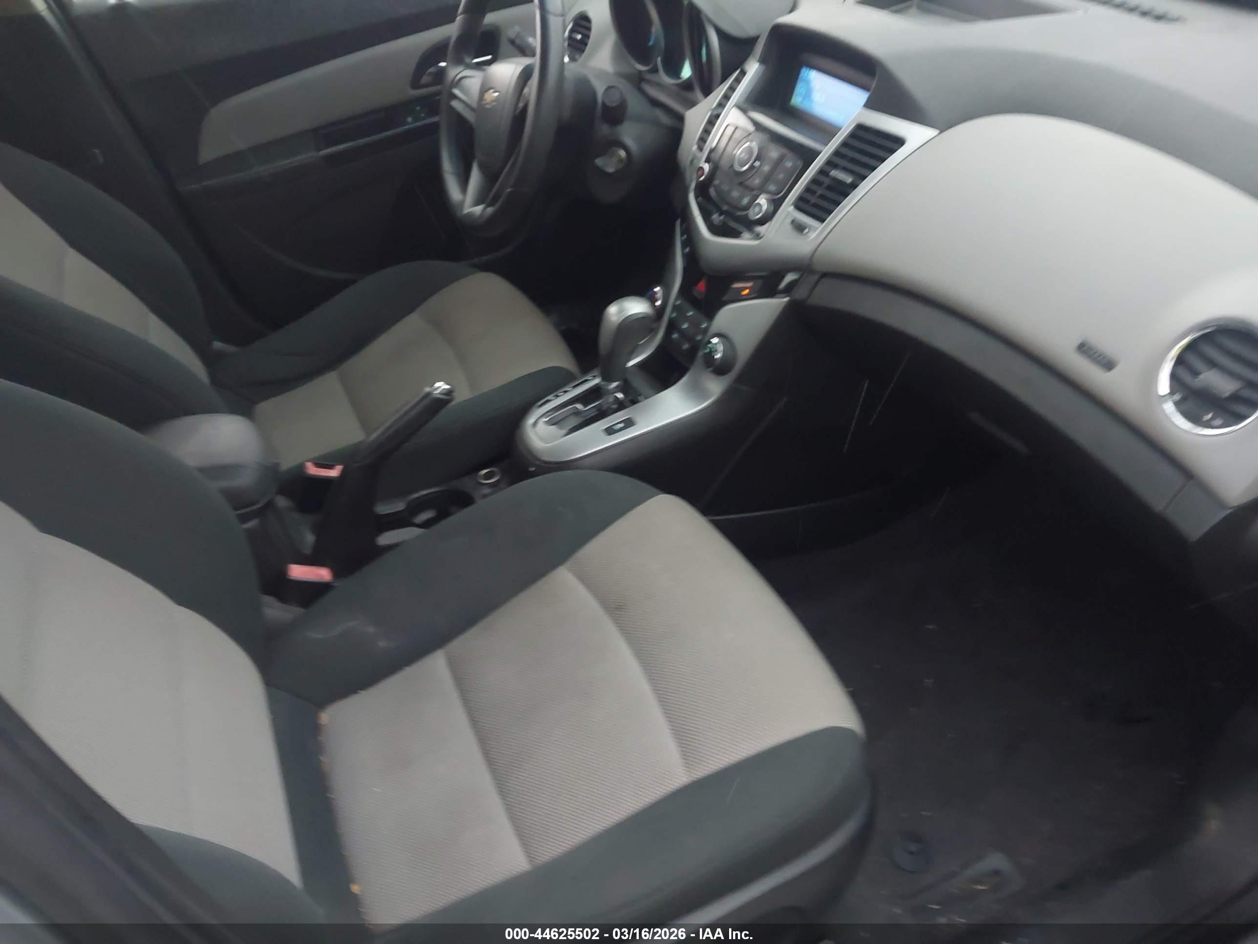 CHEVROLET CRUZE image 5